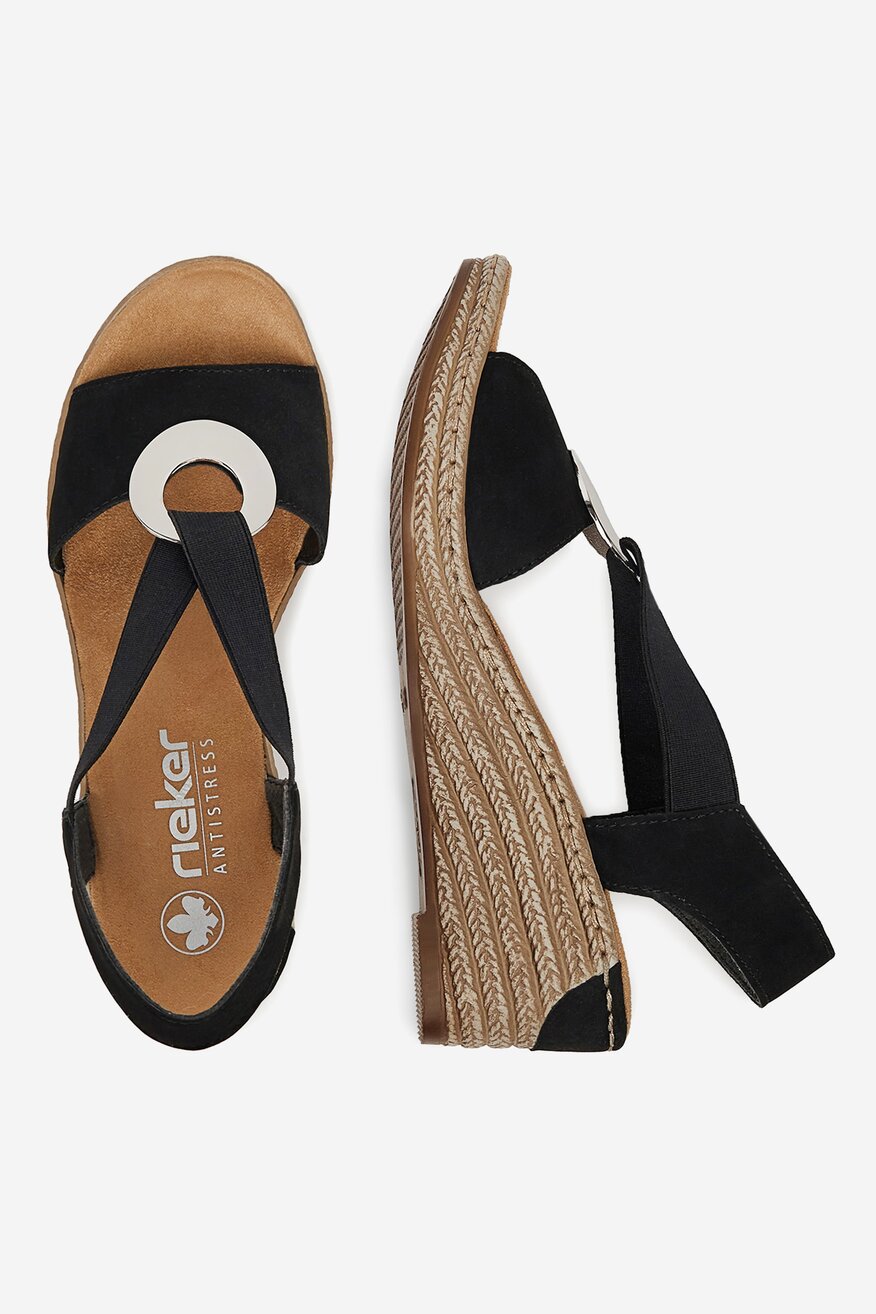 Sandały na koturnie