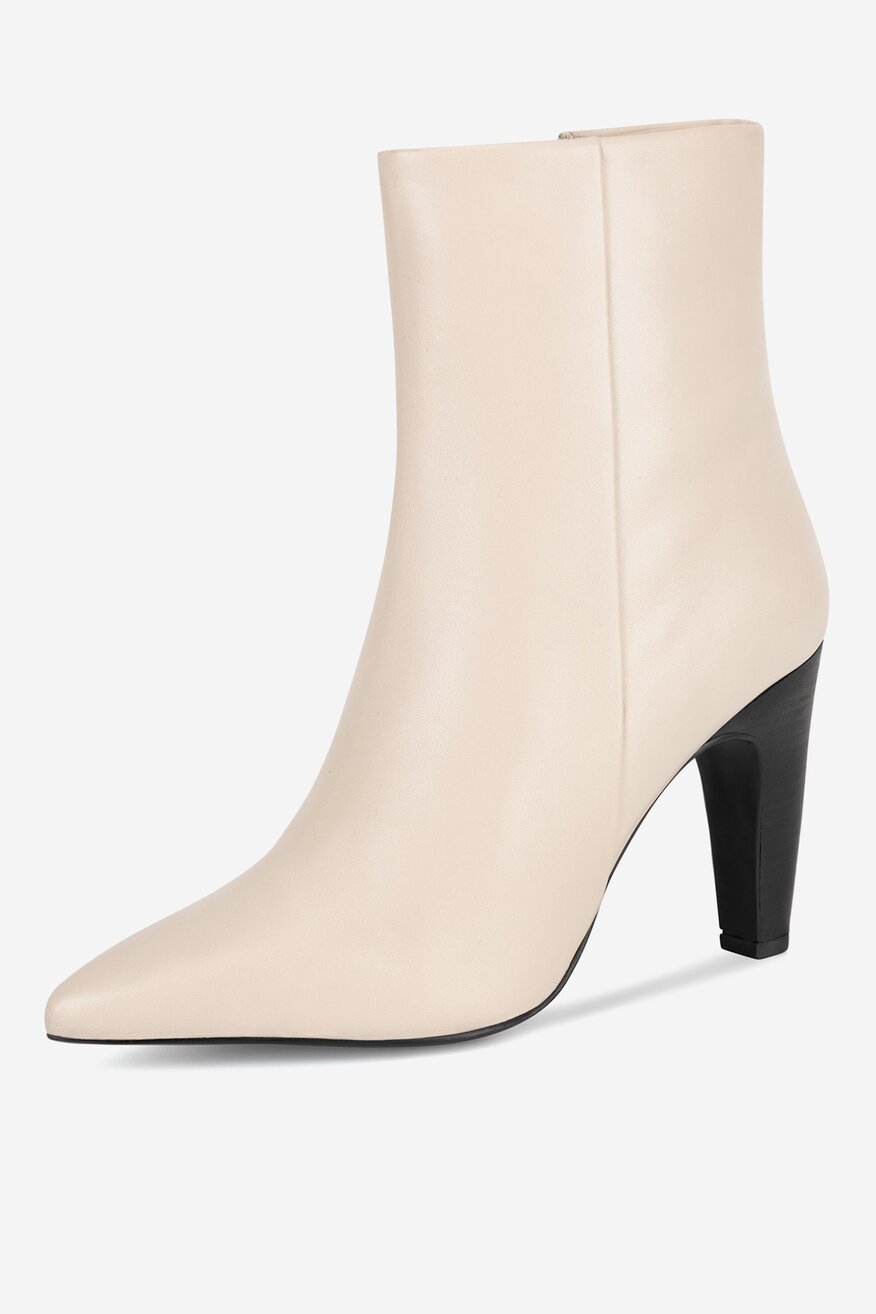 Botki skórzane na słupku