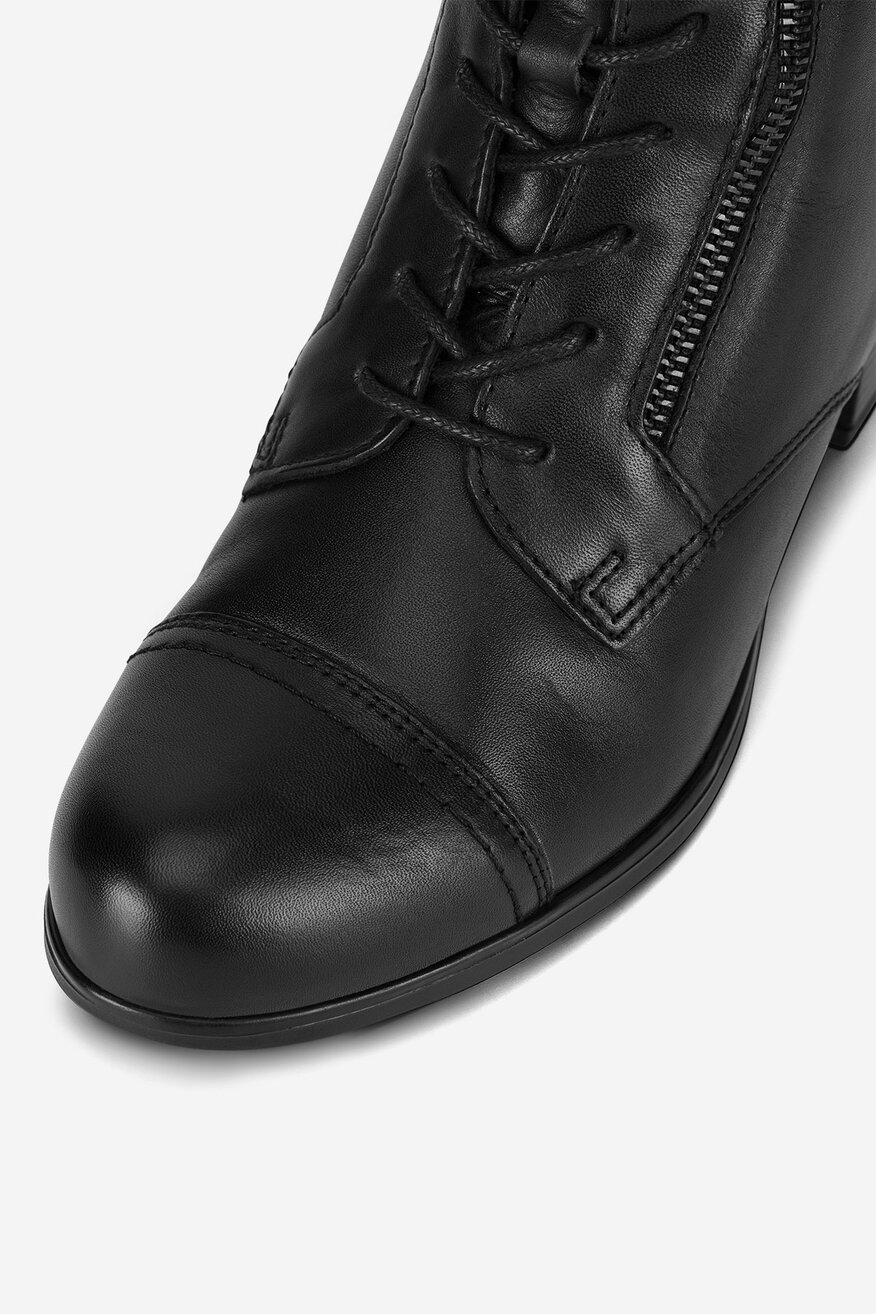 Botki skórzane na słupku