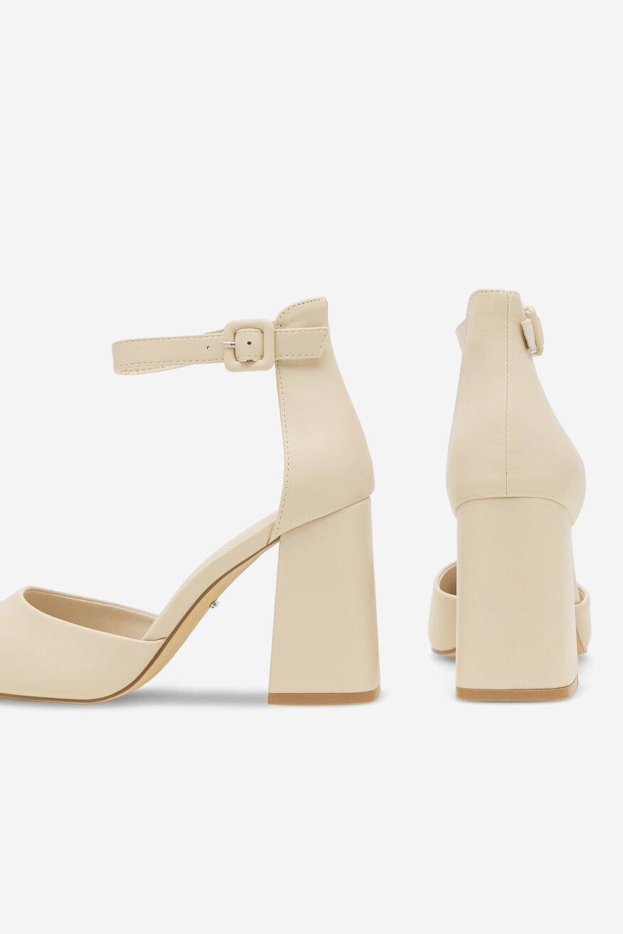 Czółenka na słupku