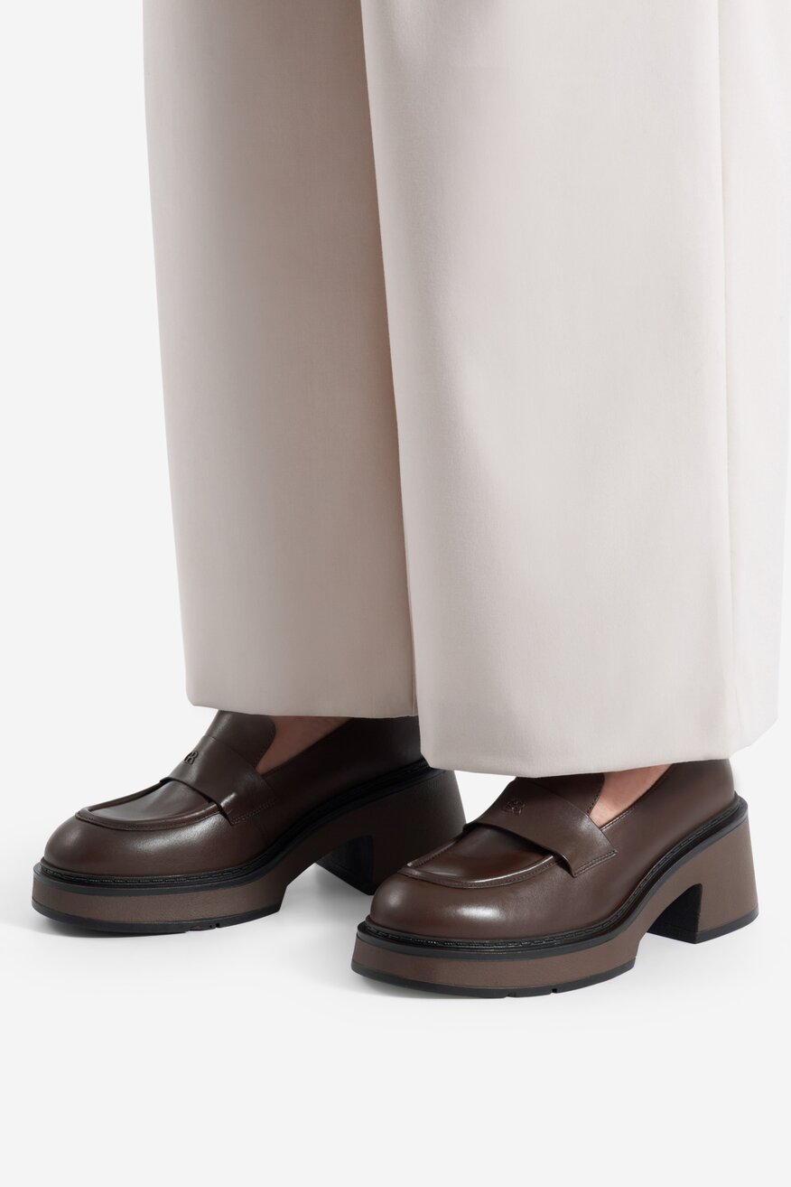 Loafersy skórzane na obcasie