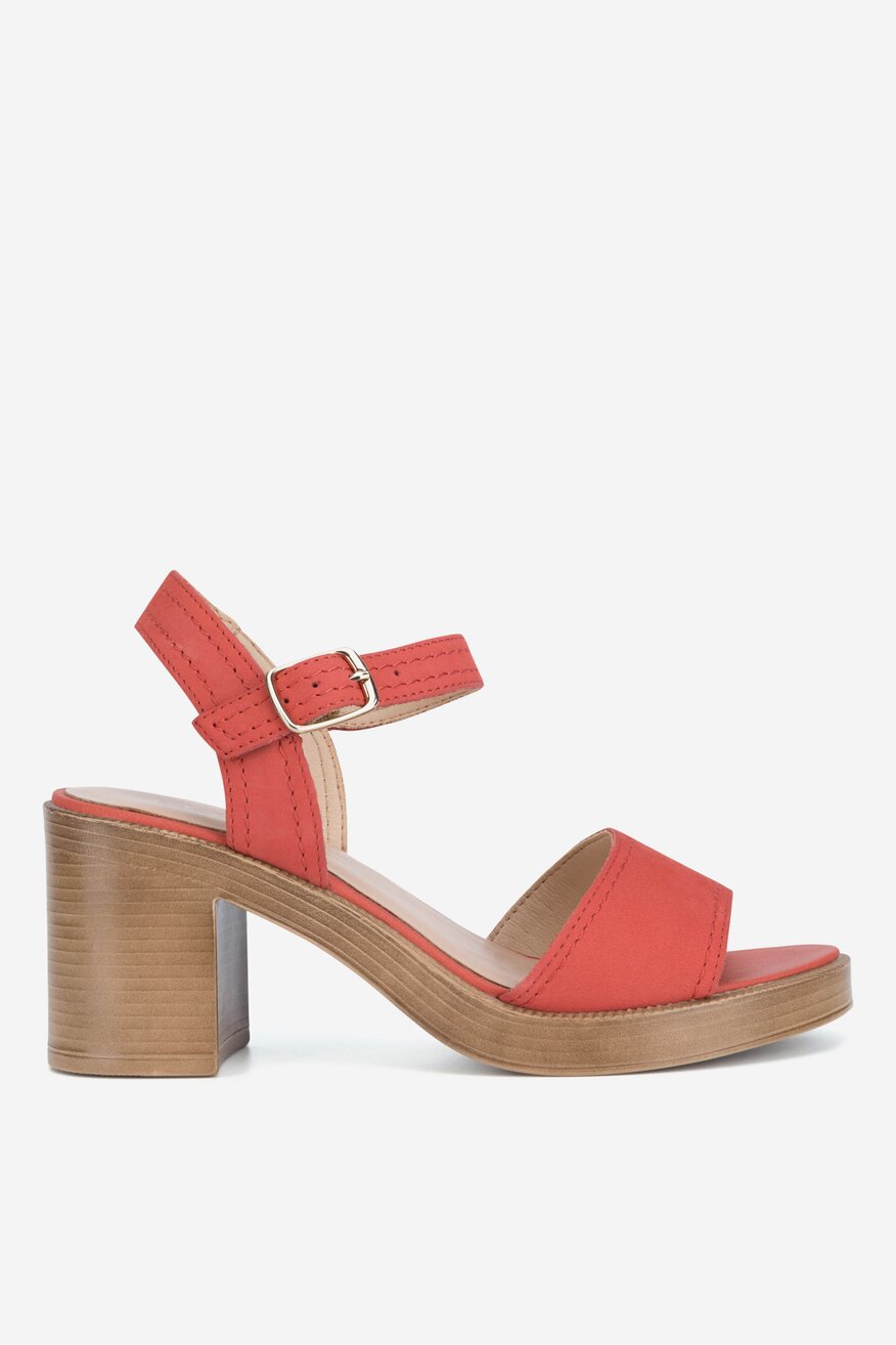 Sandały skórzane na słupku