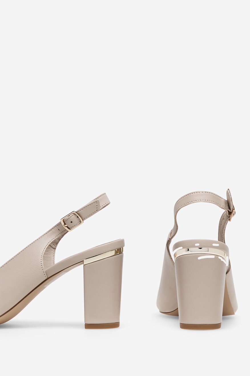 Sandały skórzane na słupku