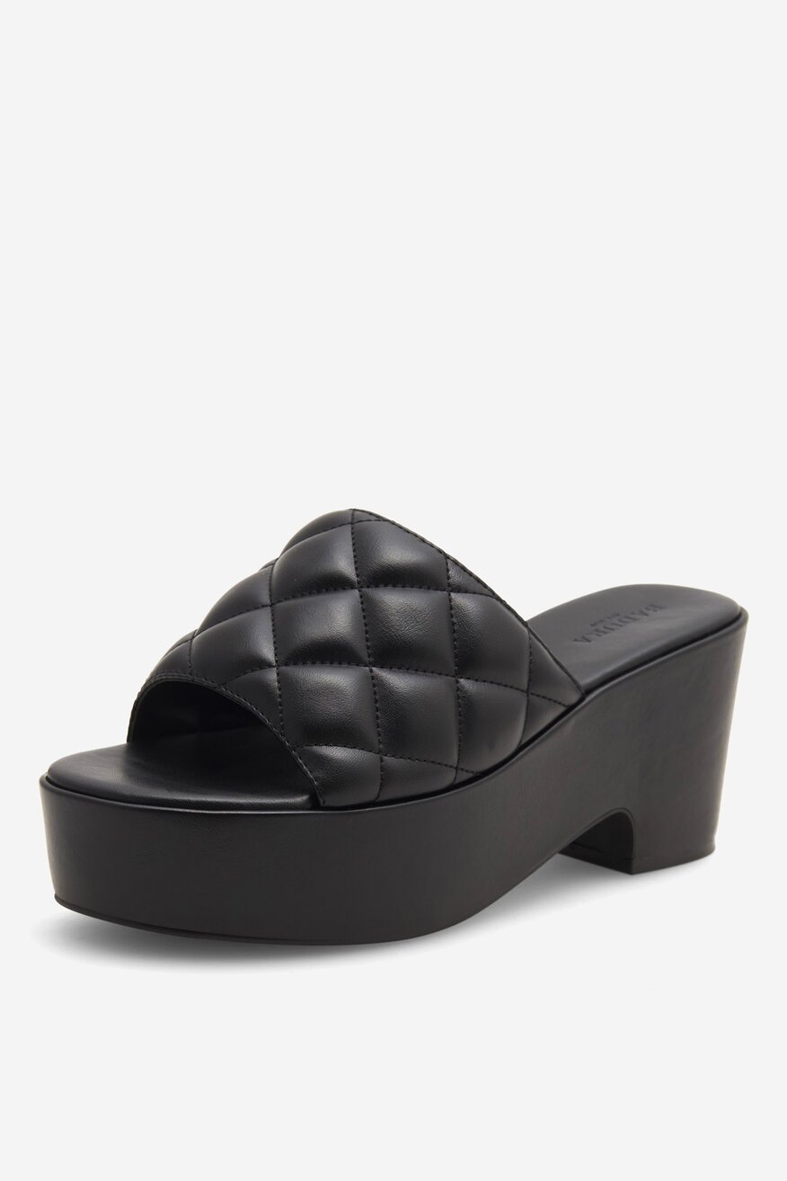 Klapki na platformie