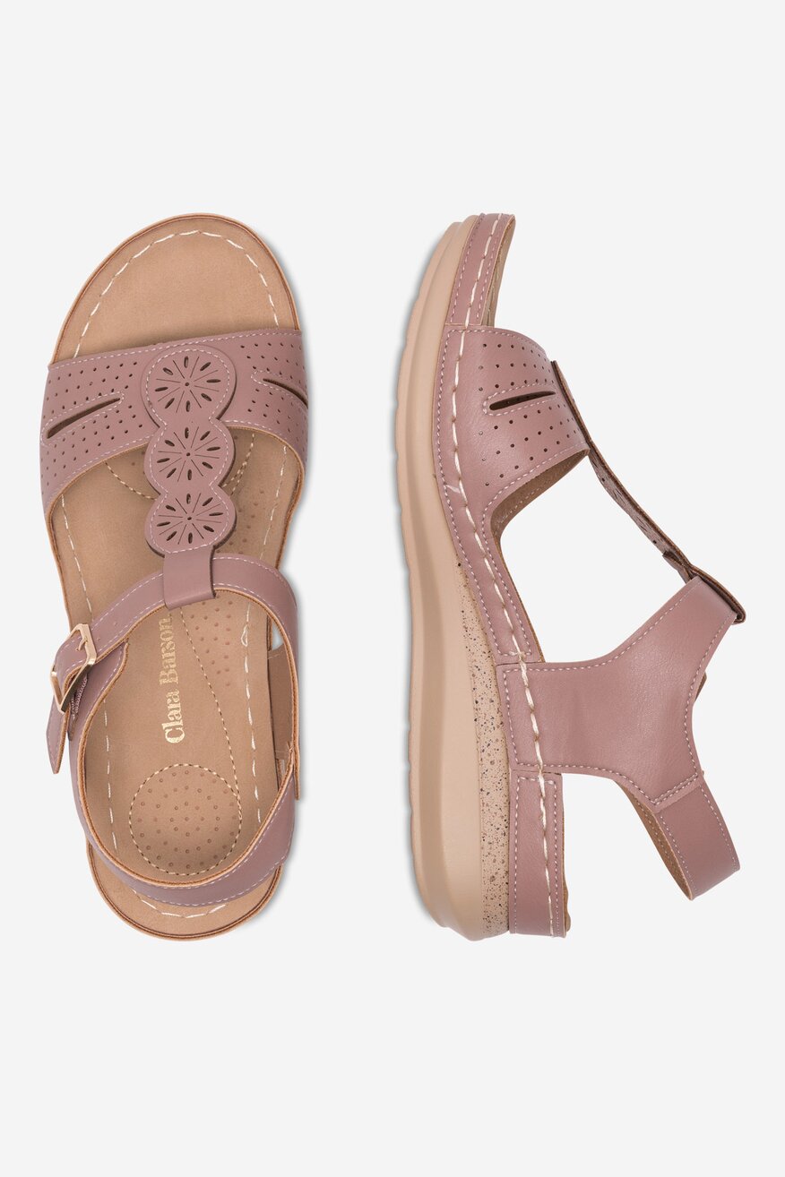 Sandały na koturnie