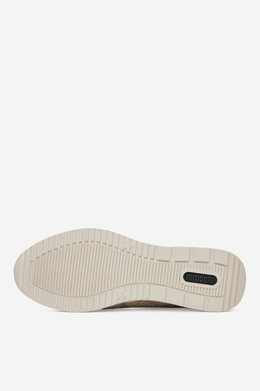 Sandały na koturnie