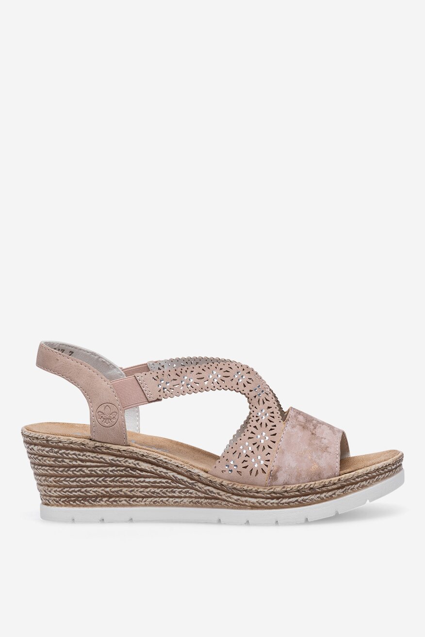 Sandały na koturnie