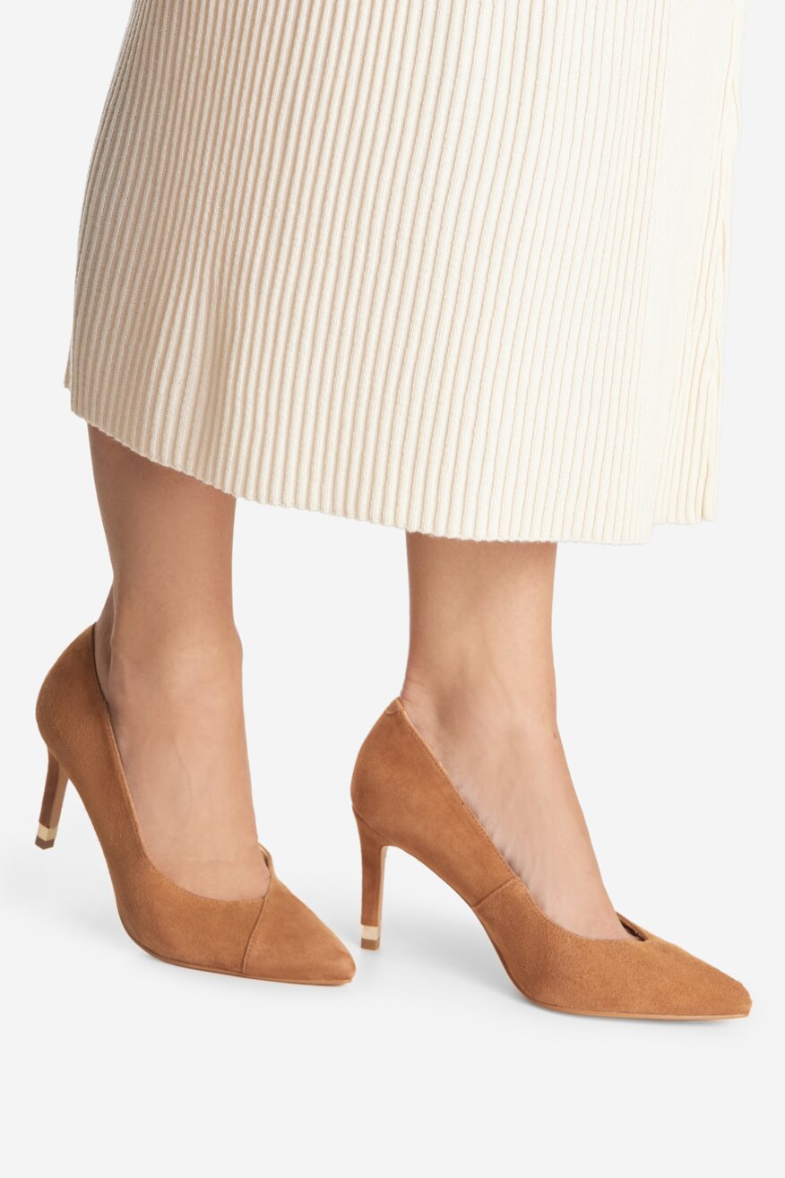 Czółenka skórzane