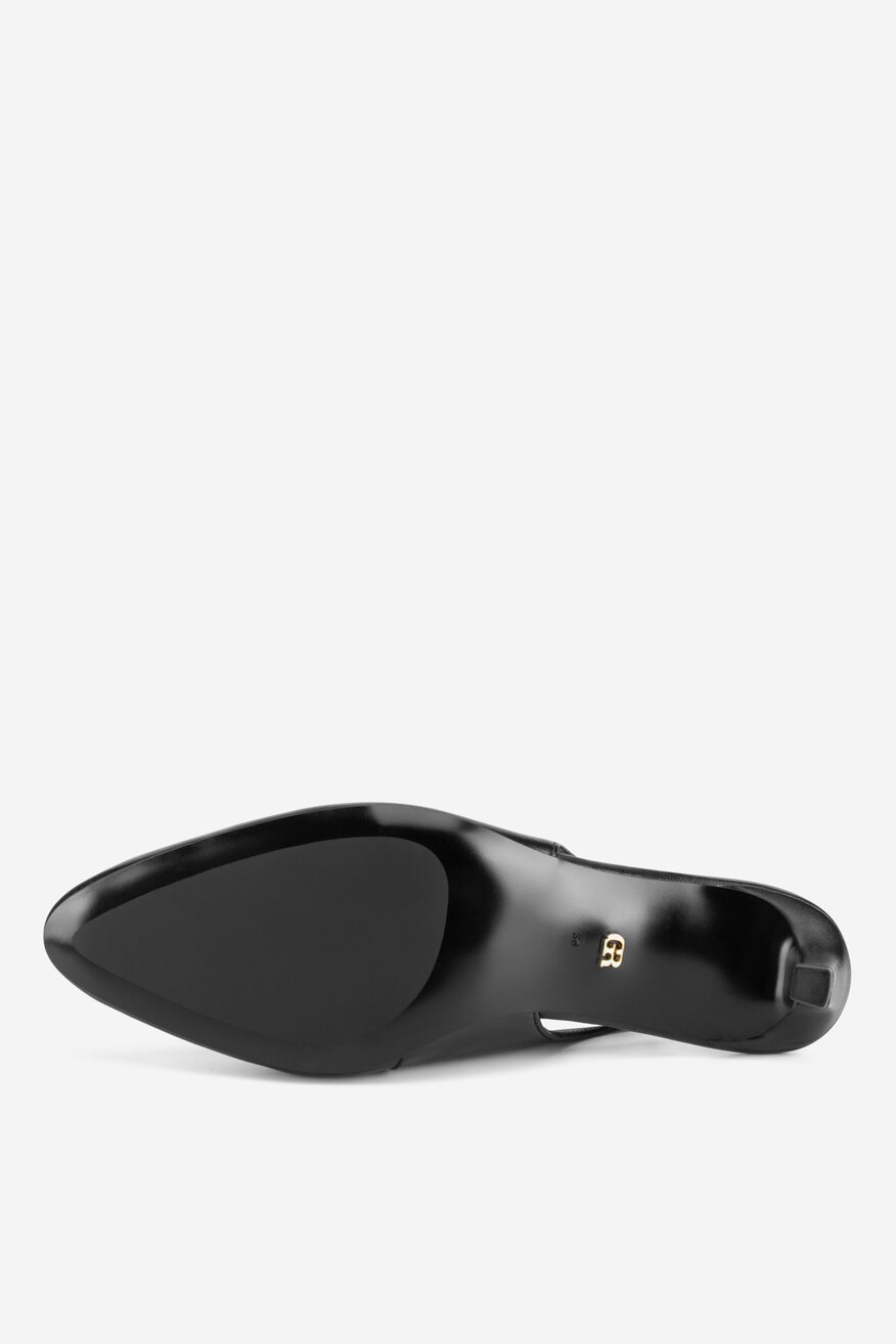 Czółenka skórzane