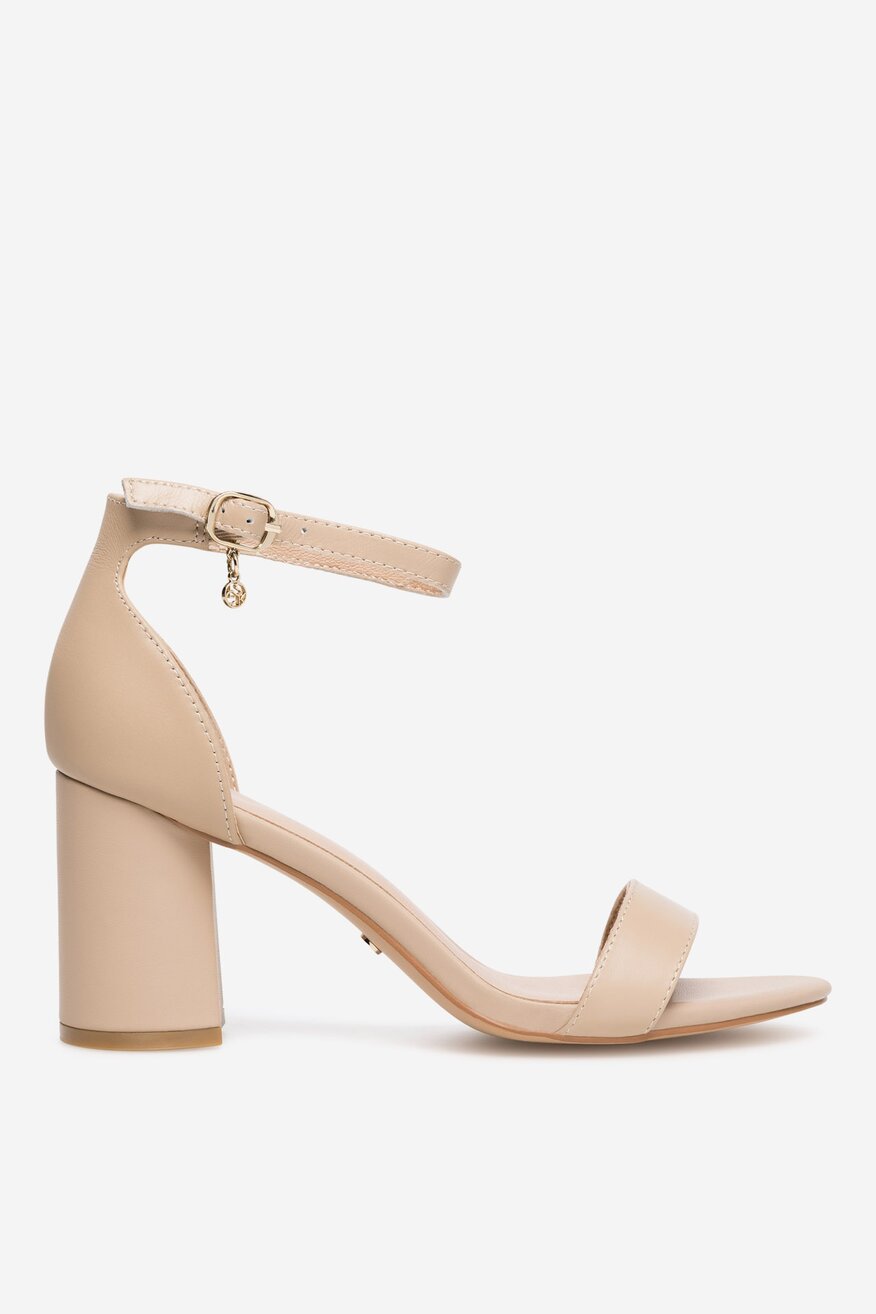 Sandały skórzane na słupku