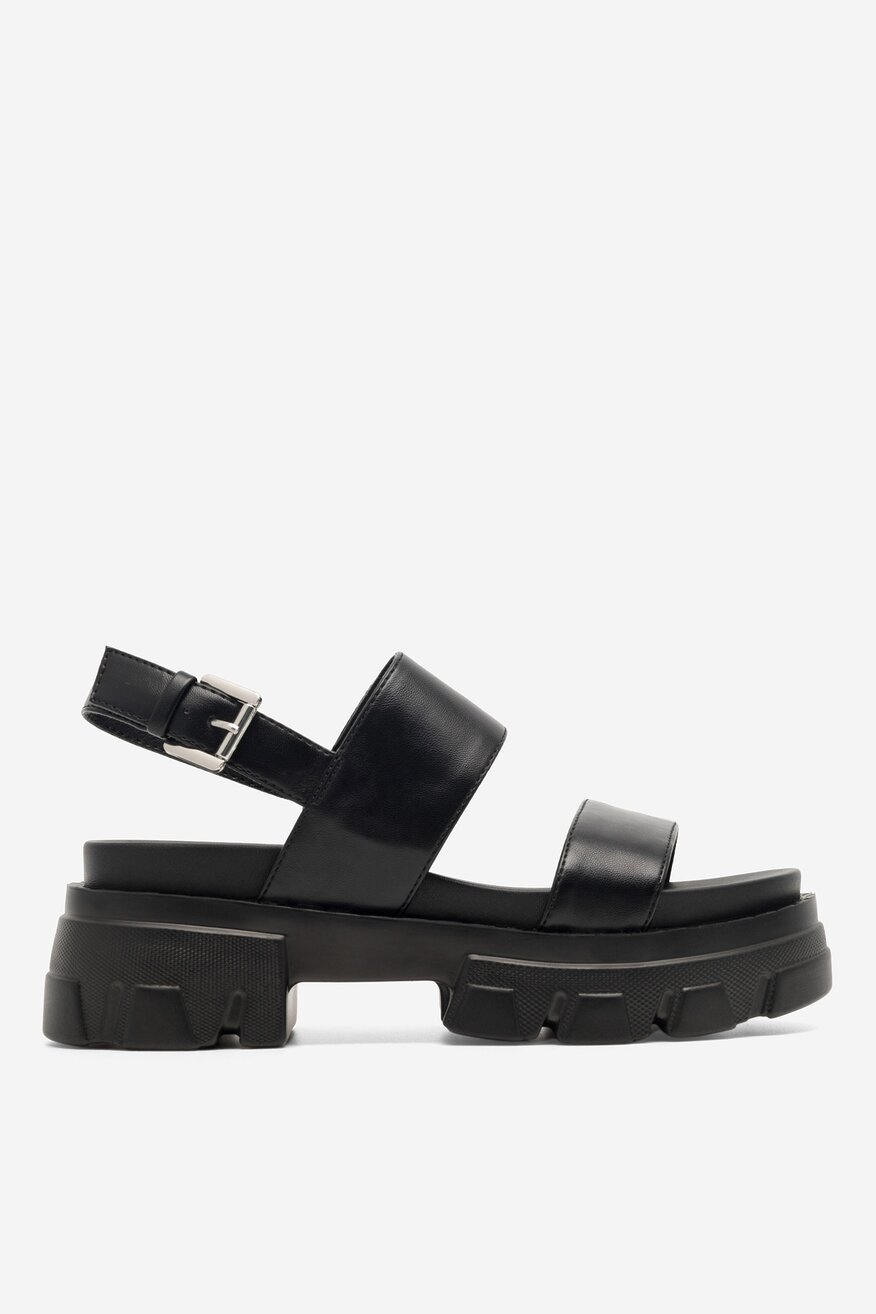 Sandały na grubej podeszwie