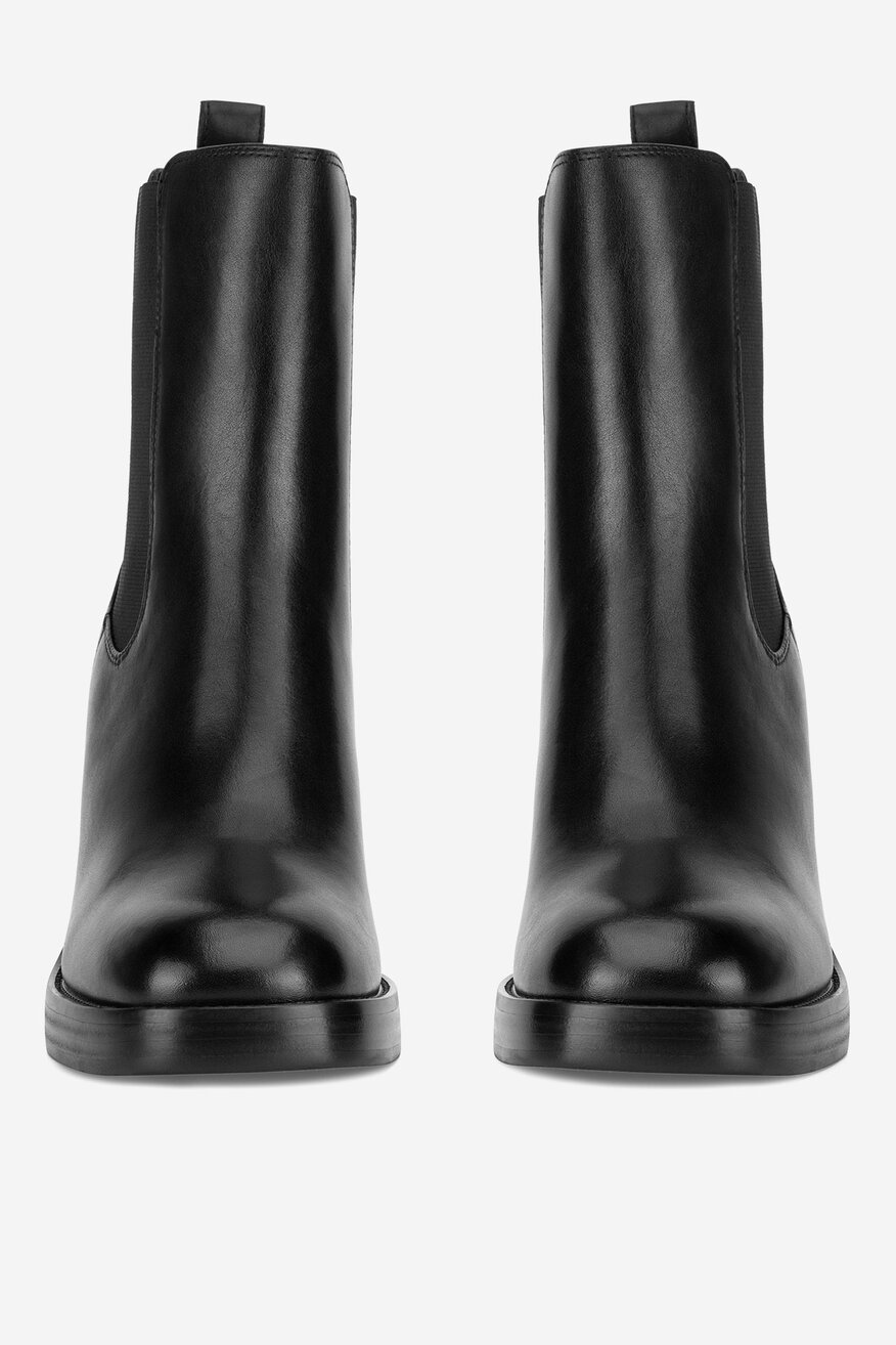 Botki skórzane na słupku