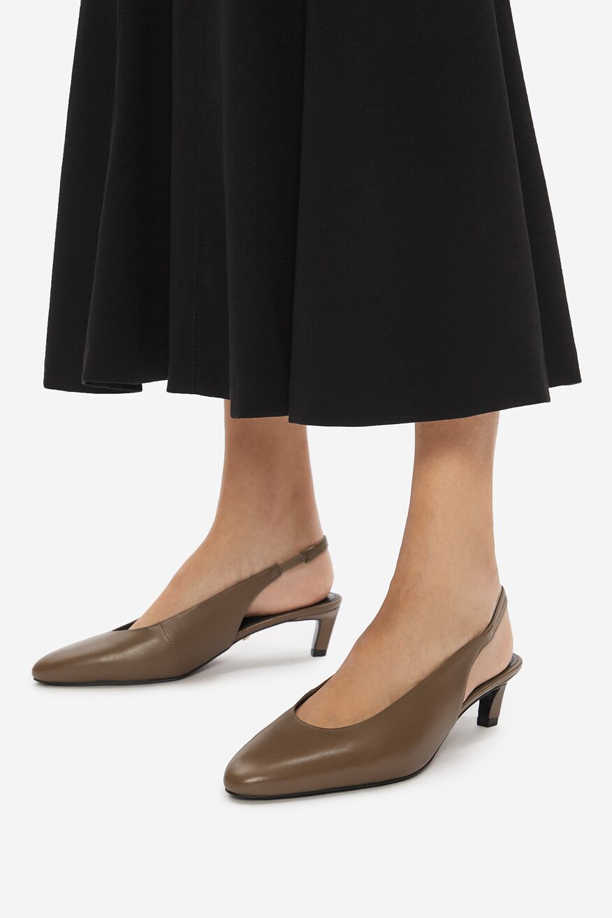 Czółenka skórzane