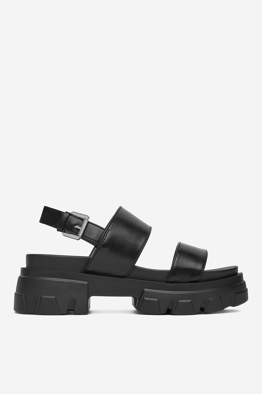 Sandały na grubej podeszwie
