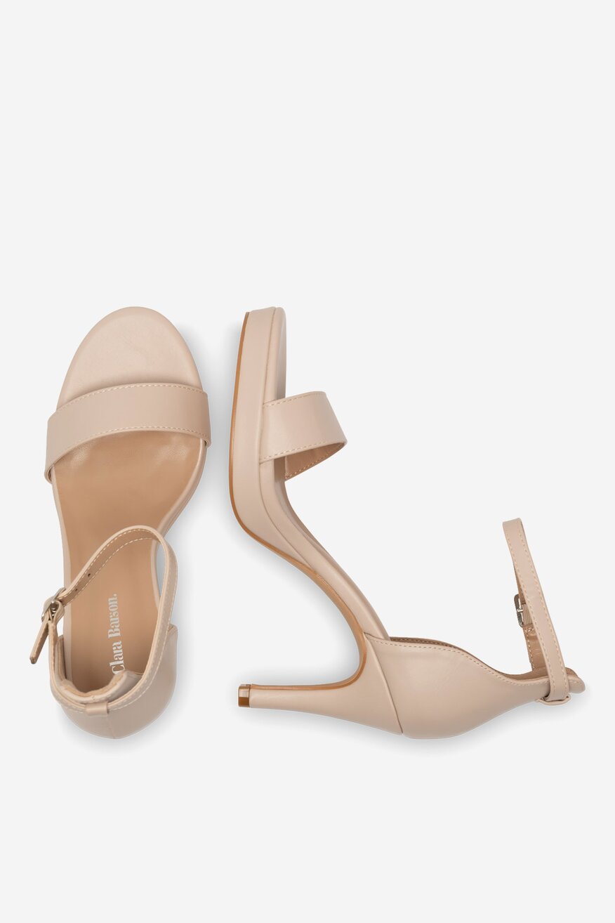 Sandały na obcasie