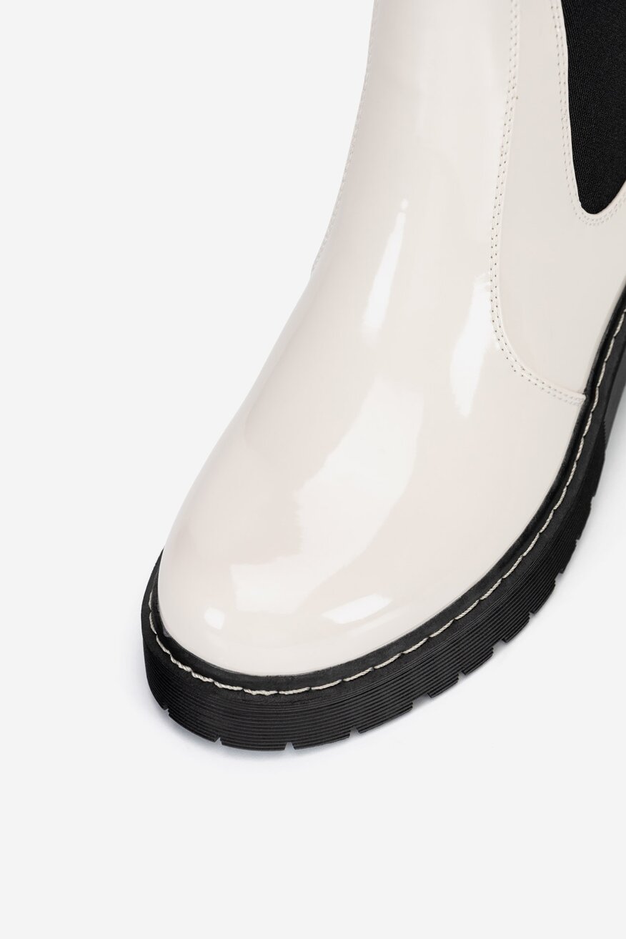 Sztyblety lakierowane