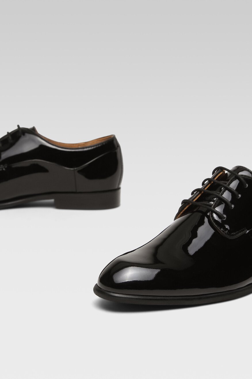 Półbuty skórzane lakierowane