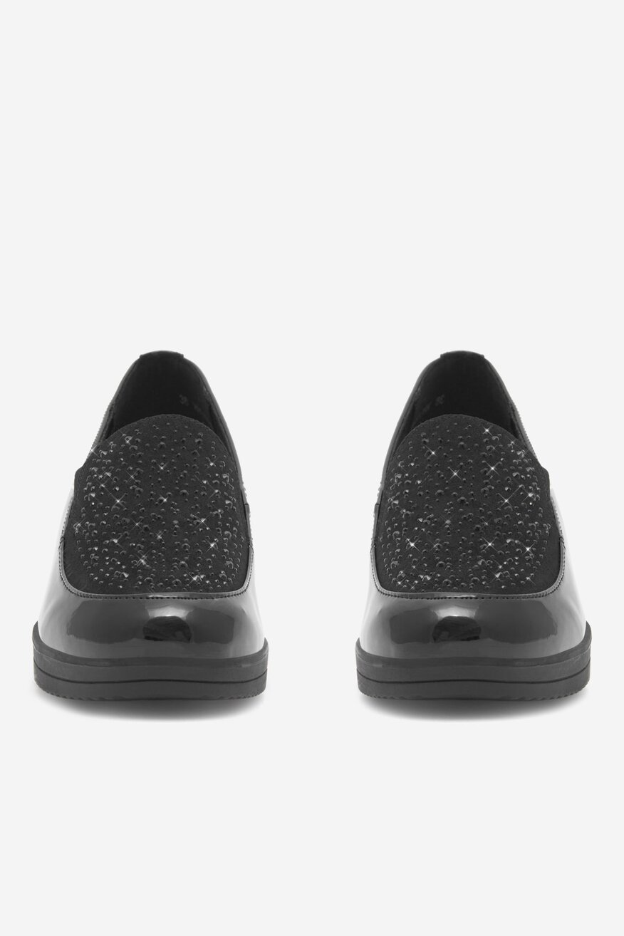 Mokasyny na koturnie