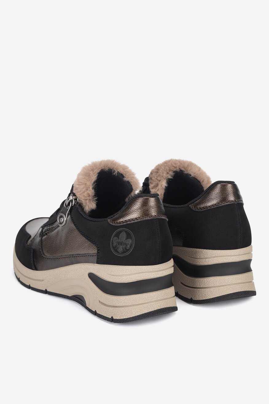 Sneakersy na koturnie