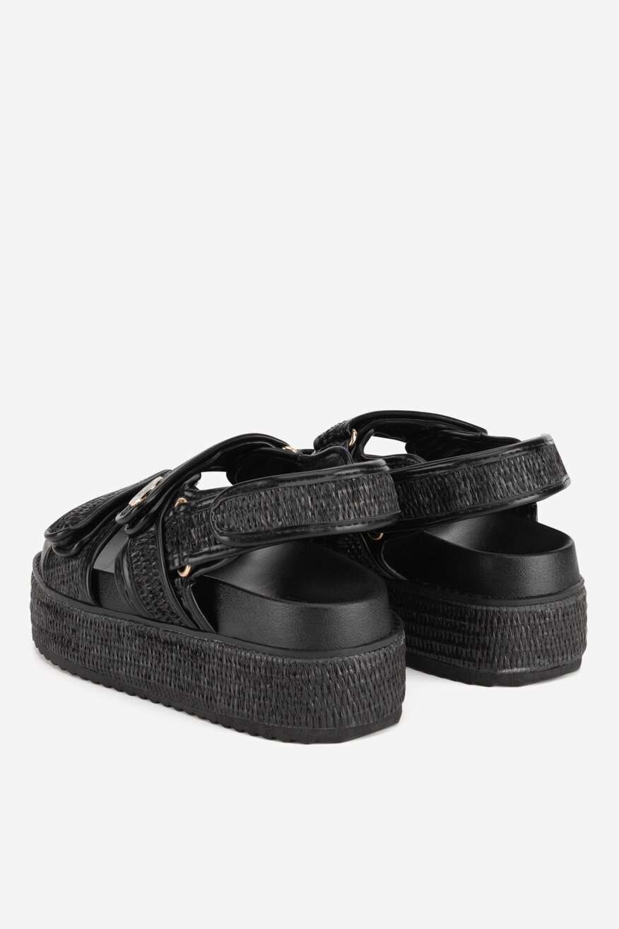 Sandały na platformie