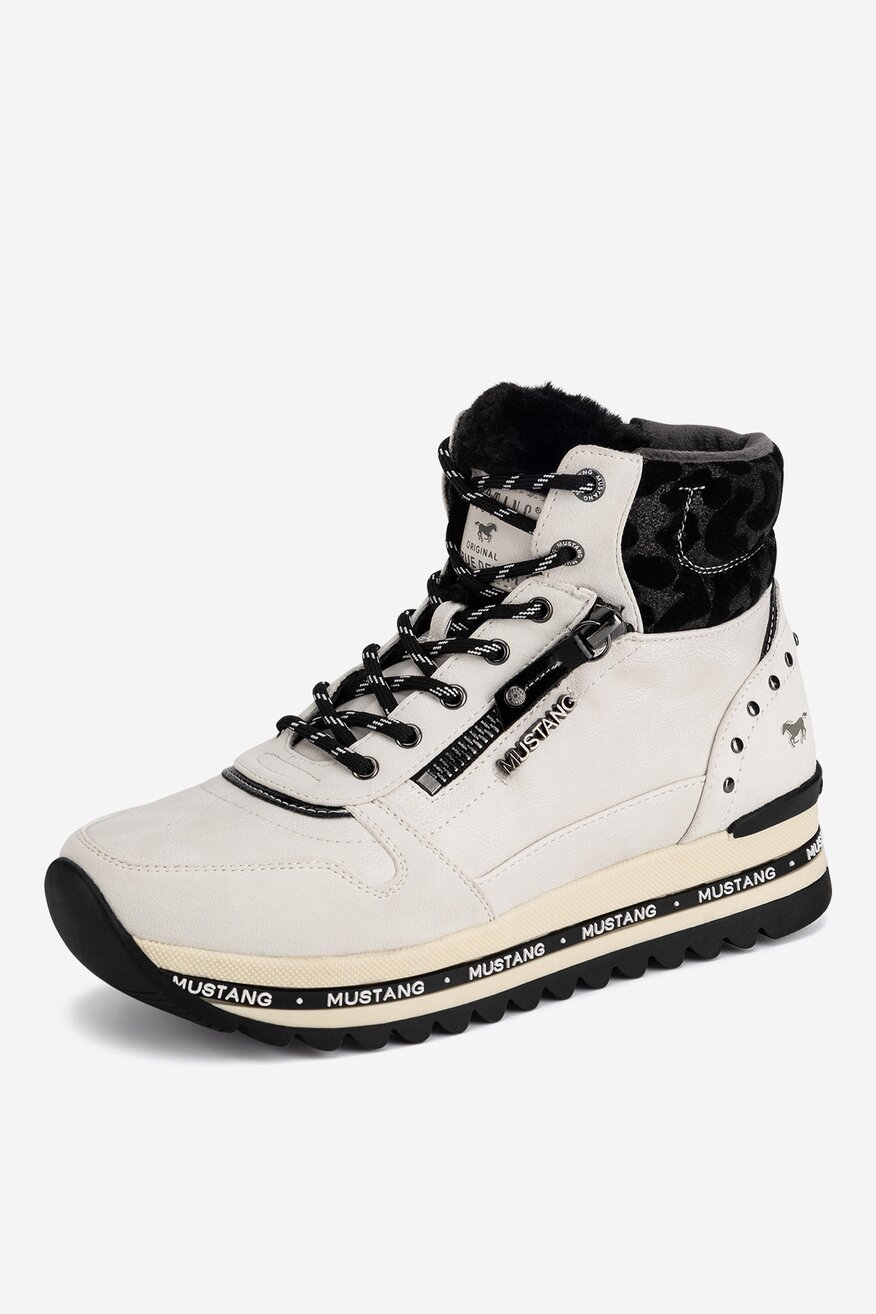 Trzewiki ocieplane na platformie