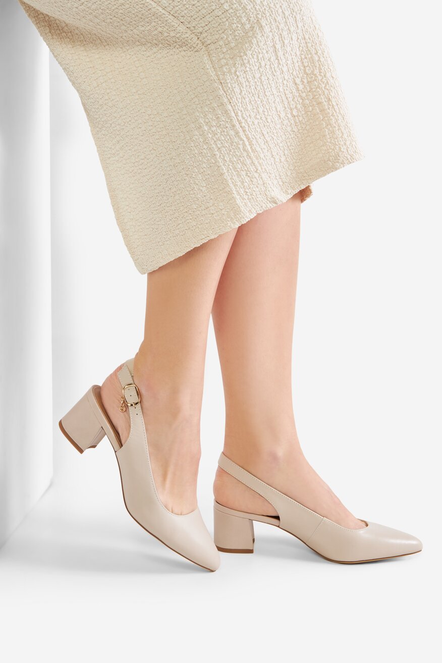 Czółenka skórzane