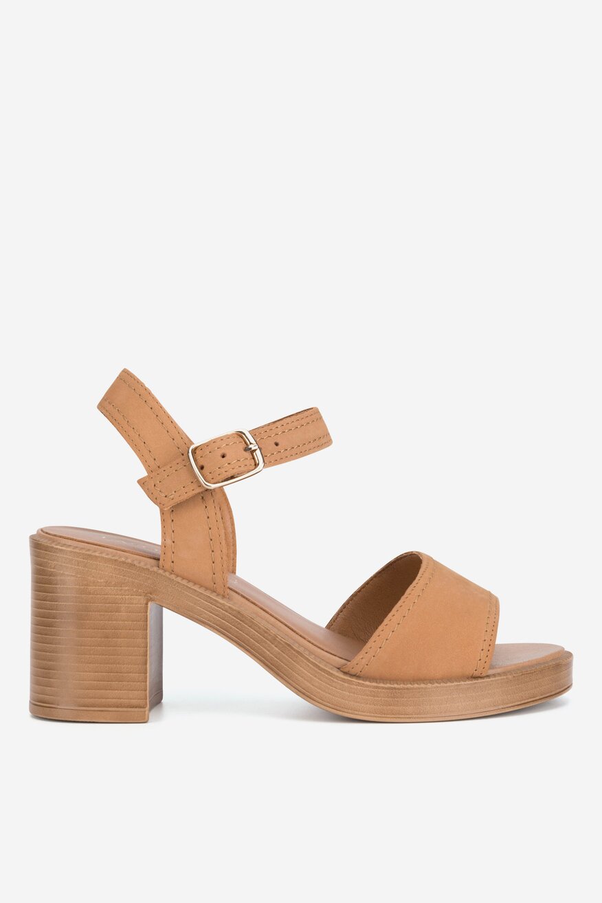 Sandały skórzane na słupku