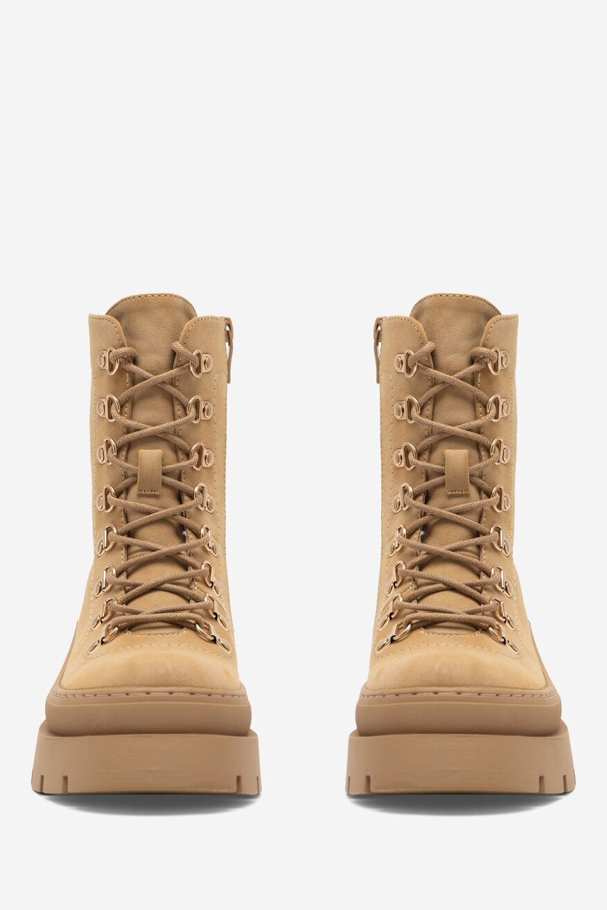 Trzewiki na grubej podeszwie