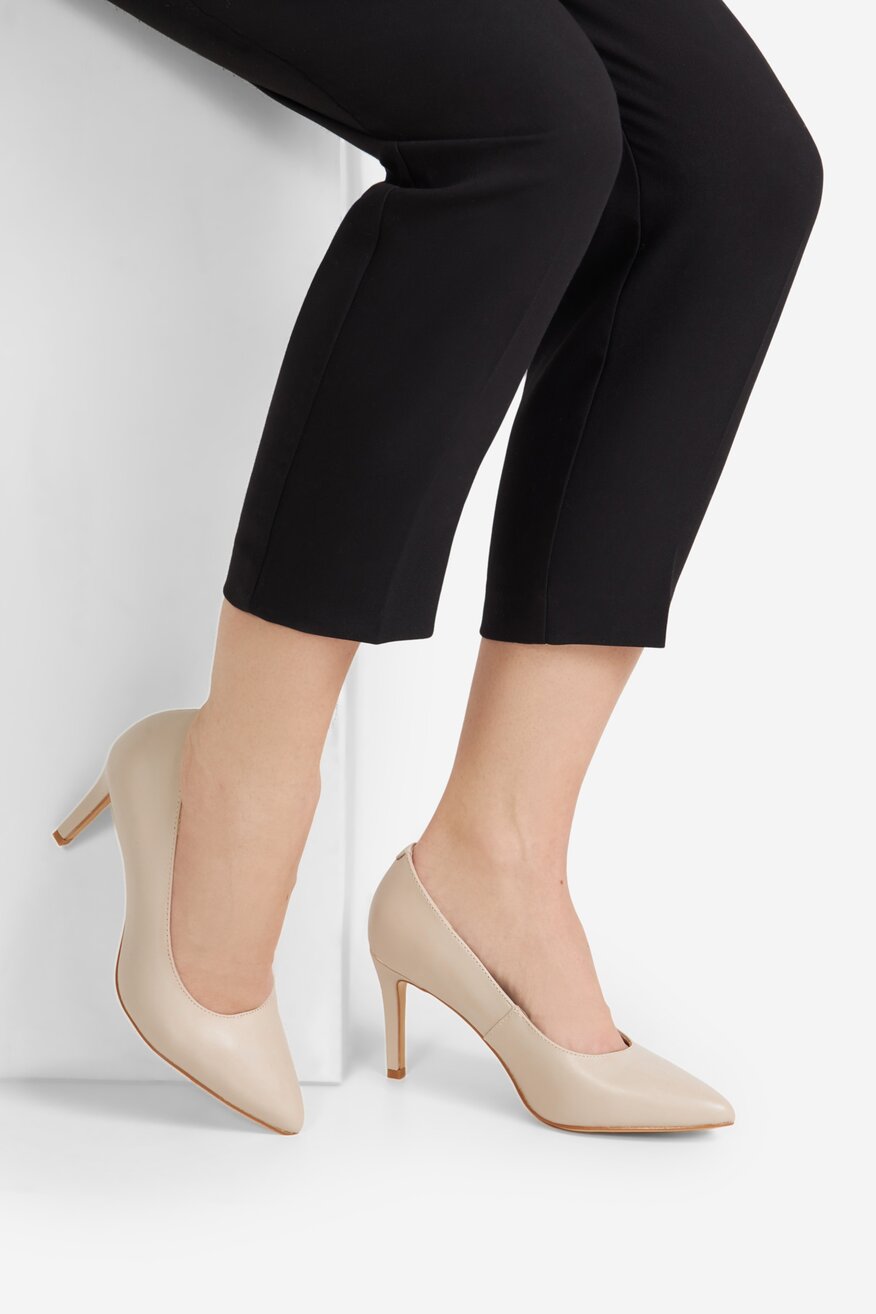 Czółenka skórzane