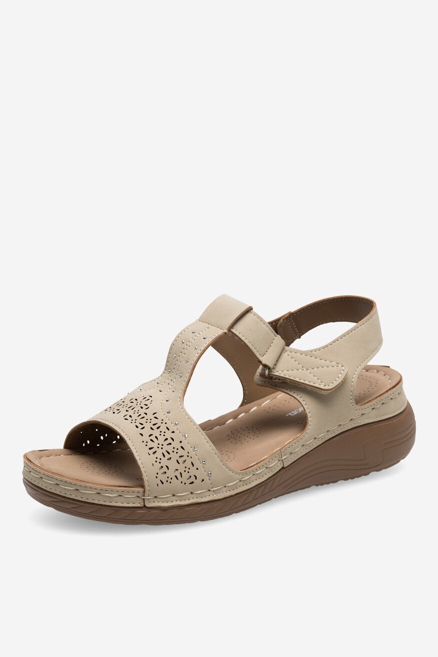 Sandały na koturnie