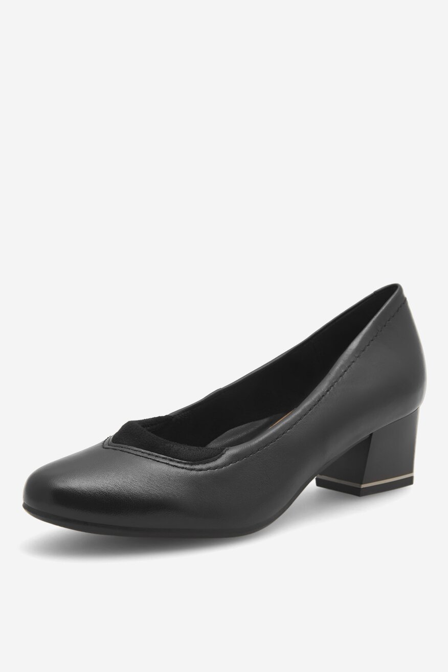 Czółenka skórzane