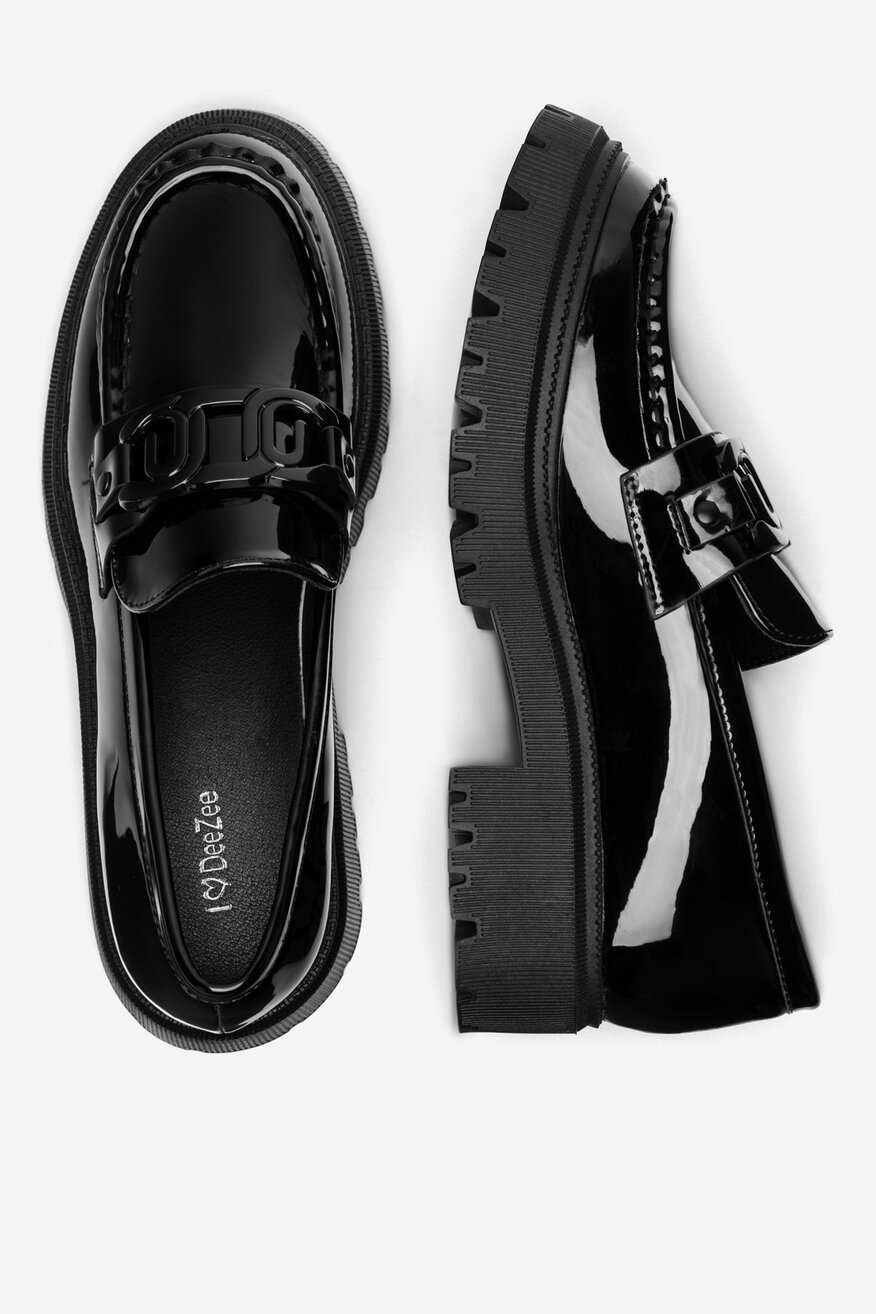 Loafersy lakierowane