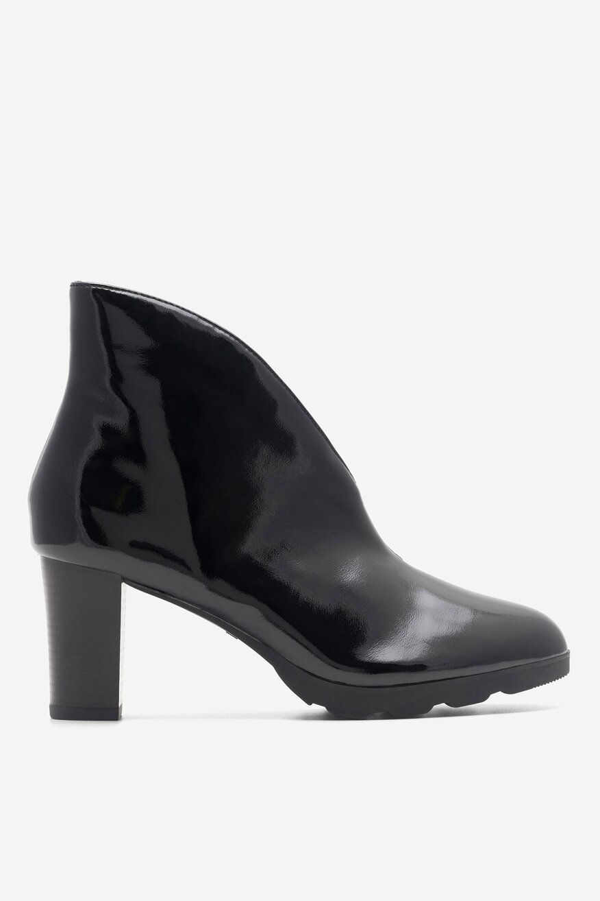 Botki skórzane na słupku