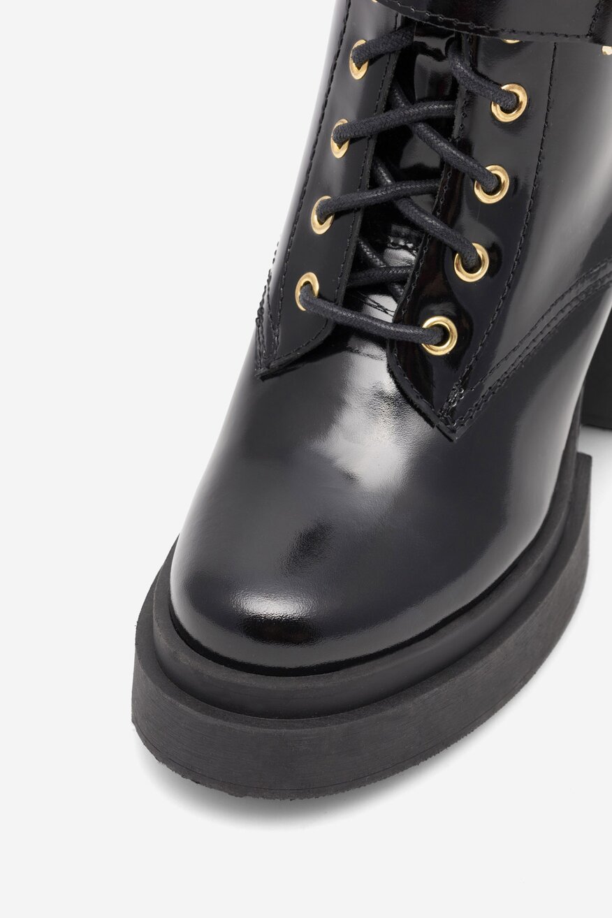 Trzewiki skórzane na słupku