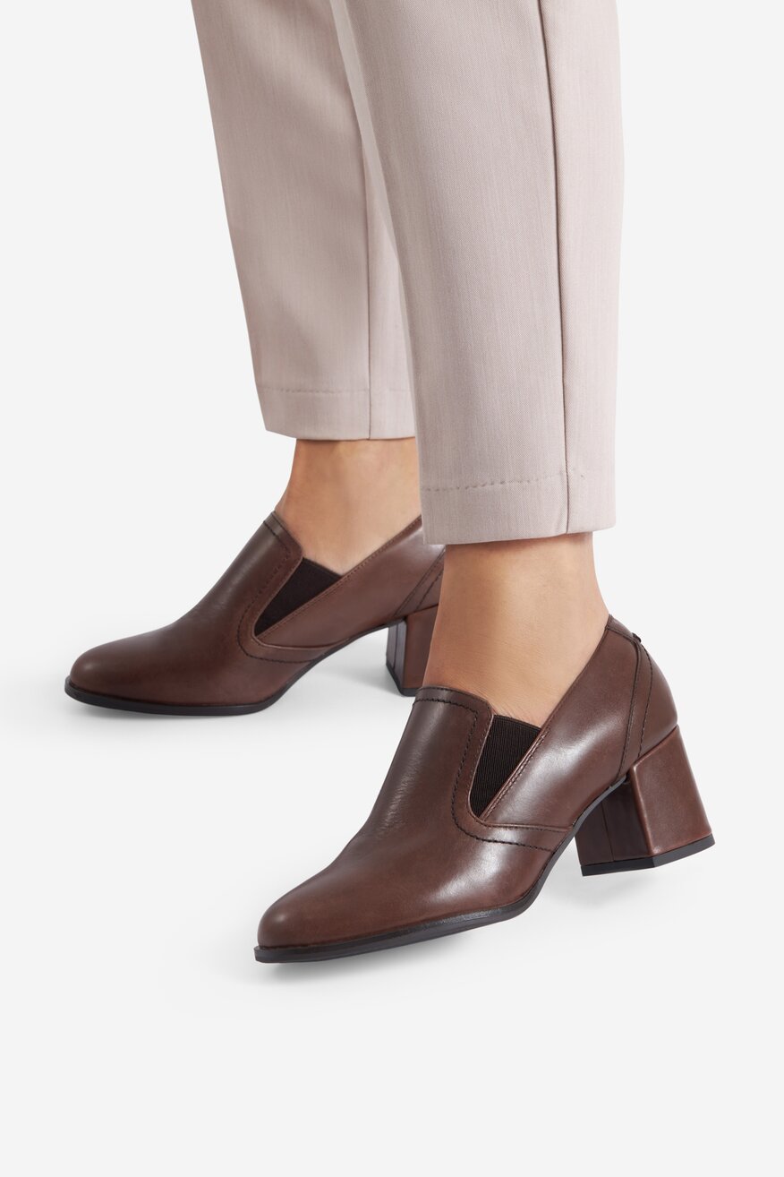 Loafersy skórzane na obcasie