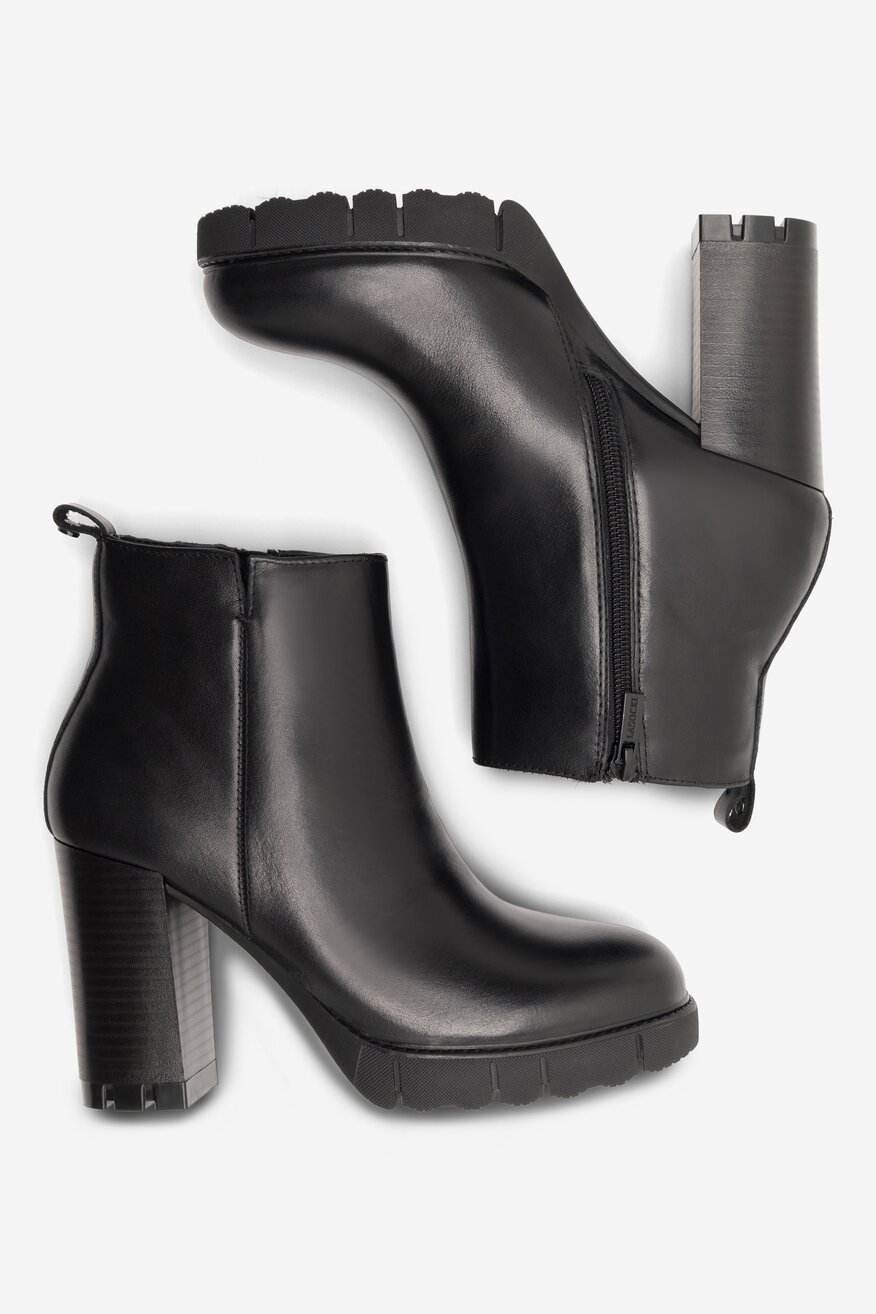 Botki skórzane na słupku