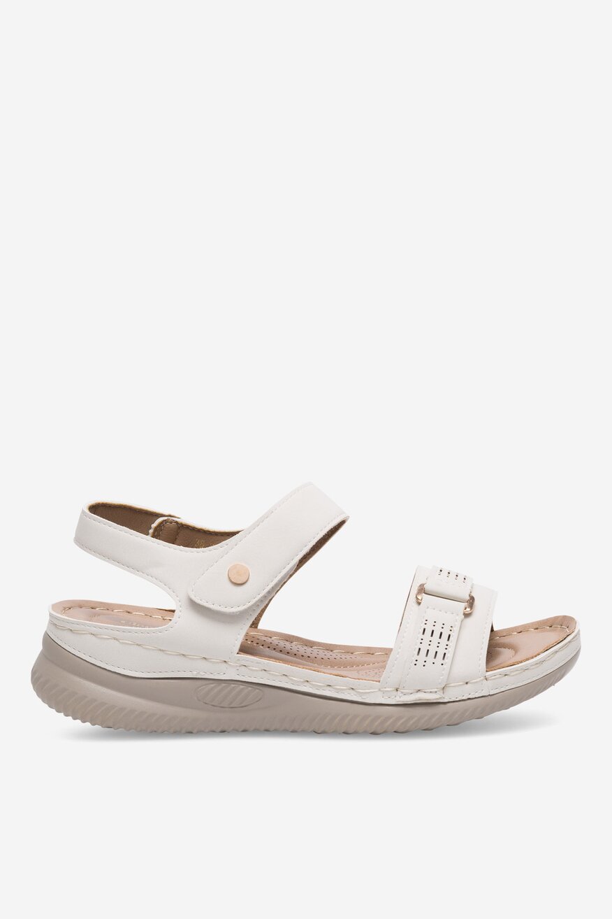 Sandały na koturnie