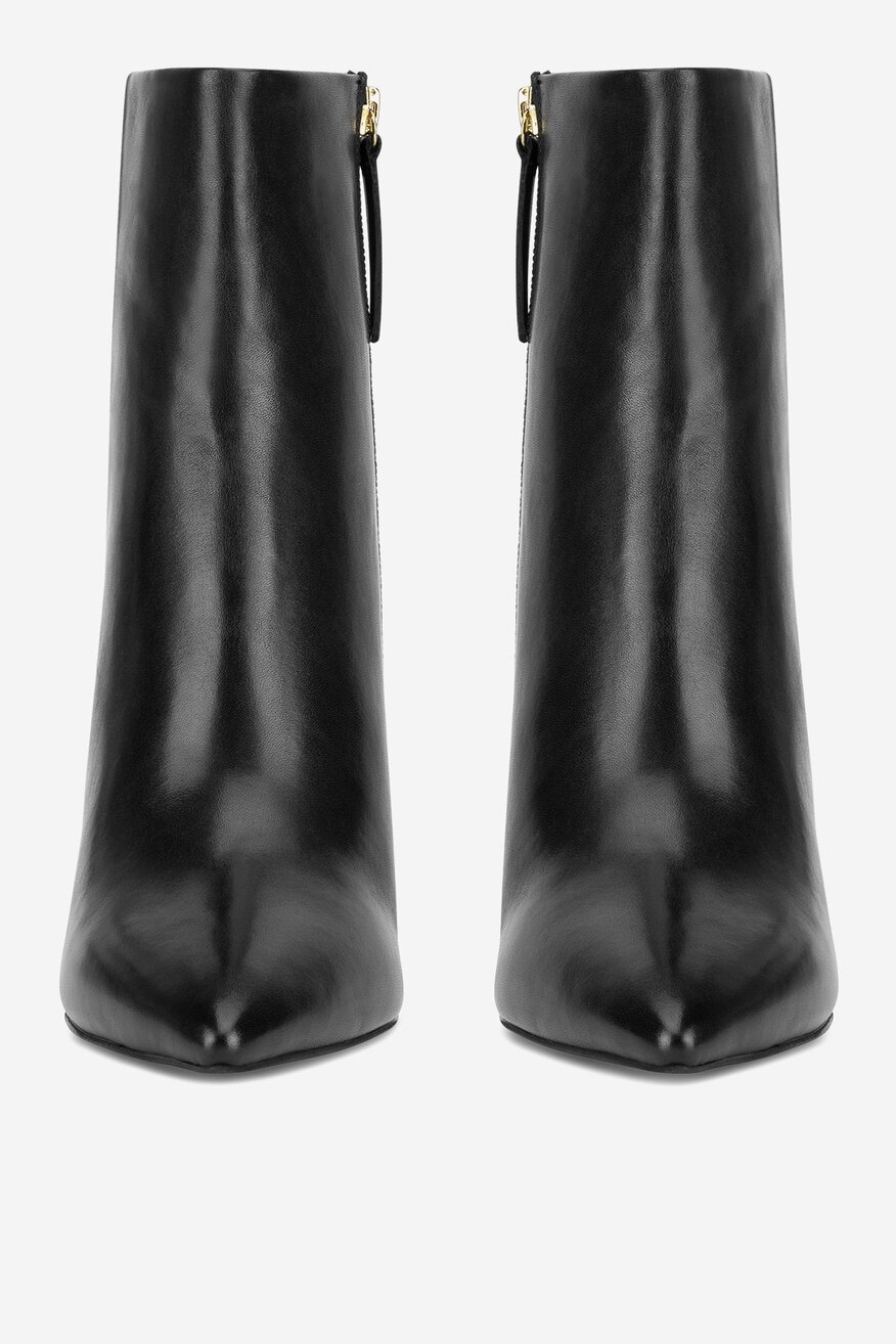 Botki skórzane na słupku