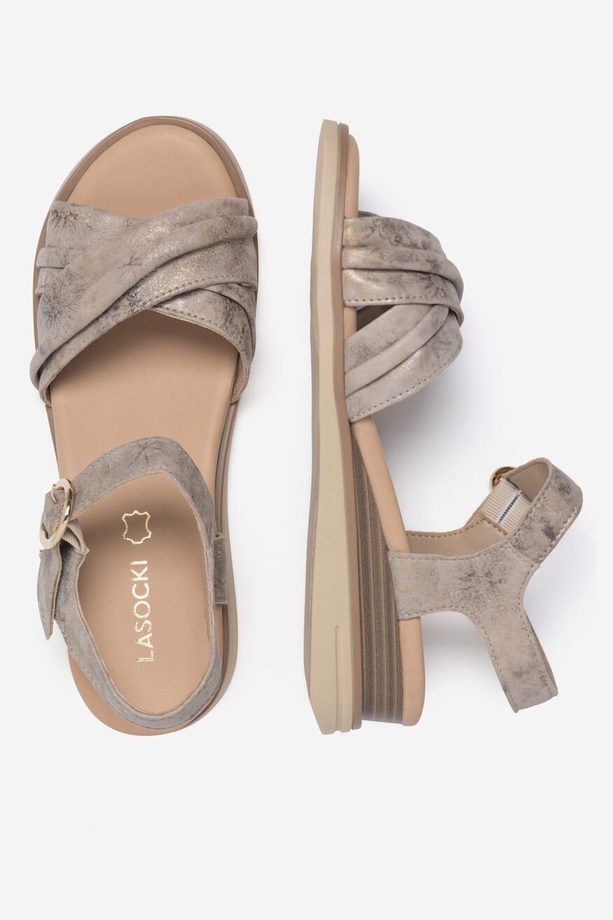 Sandały skórzane na koturnie