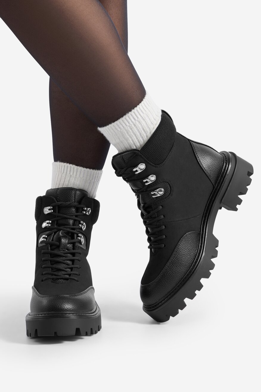Trzewiki na grubej podeszwie