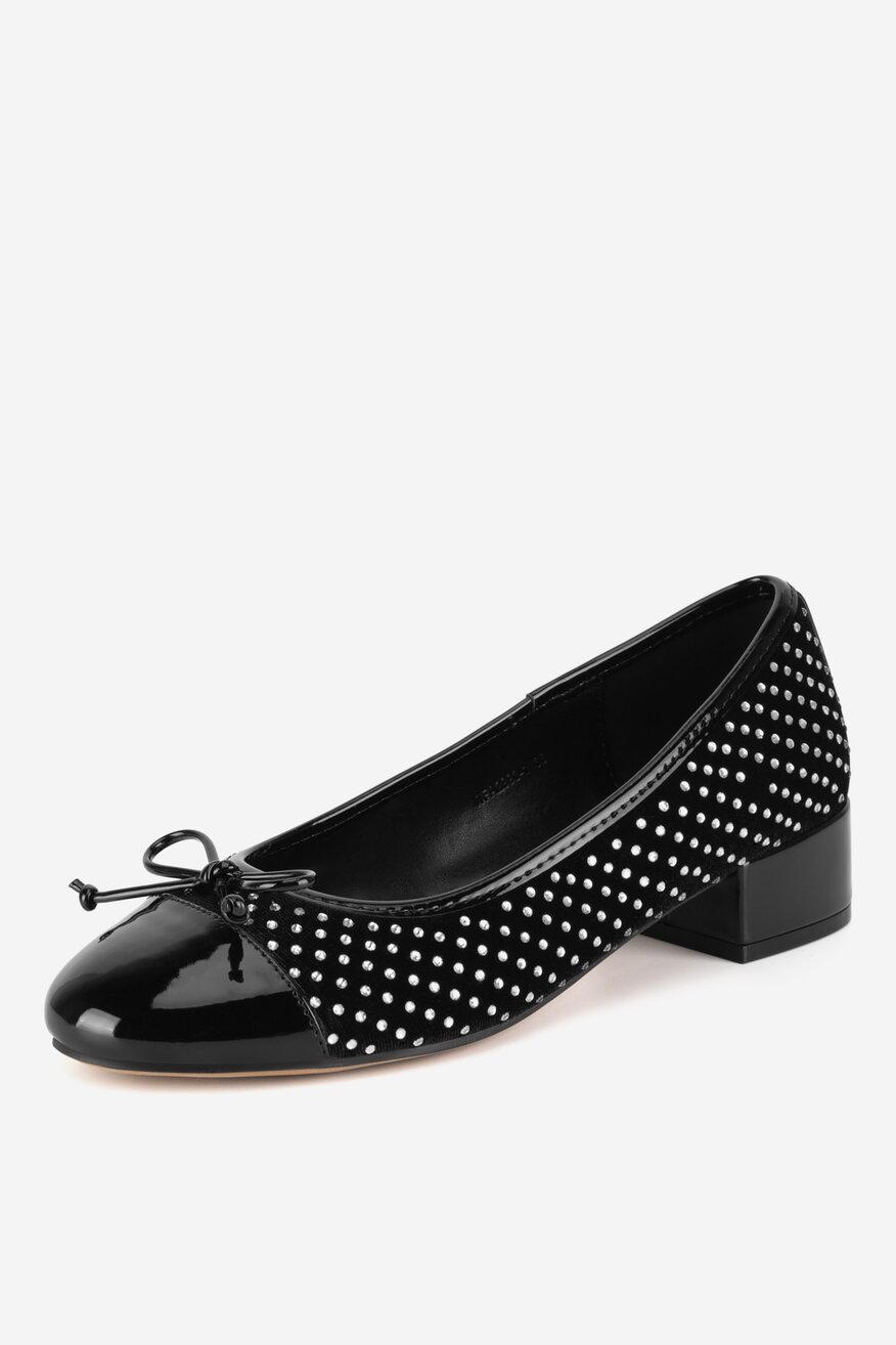 Czółenka na obcasie