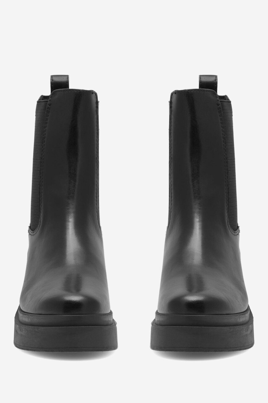 Botki skórzane na słupku