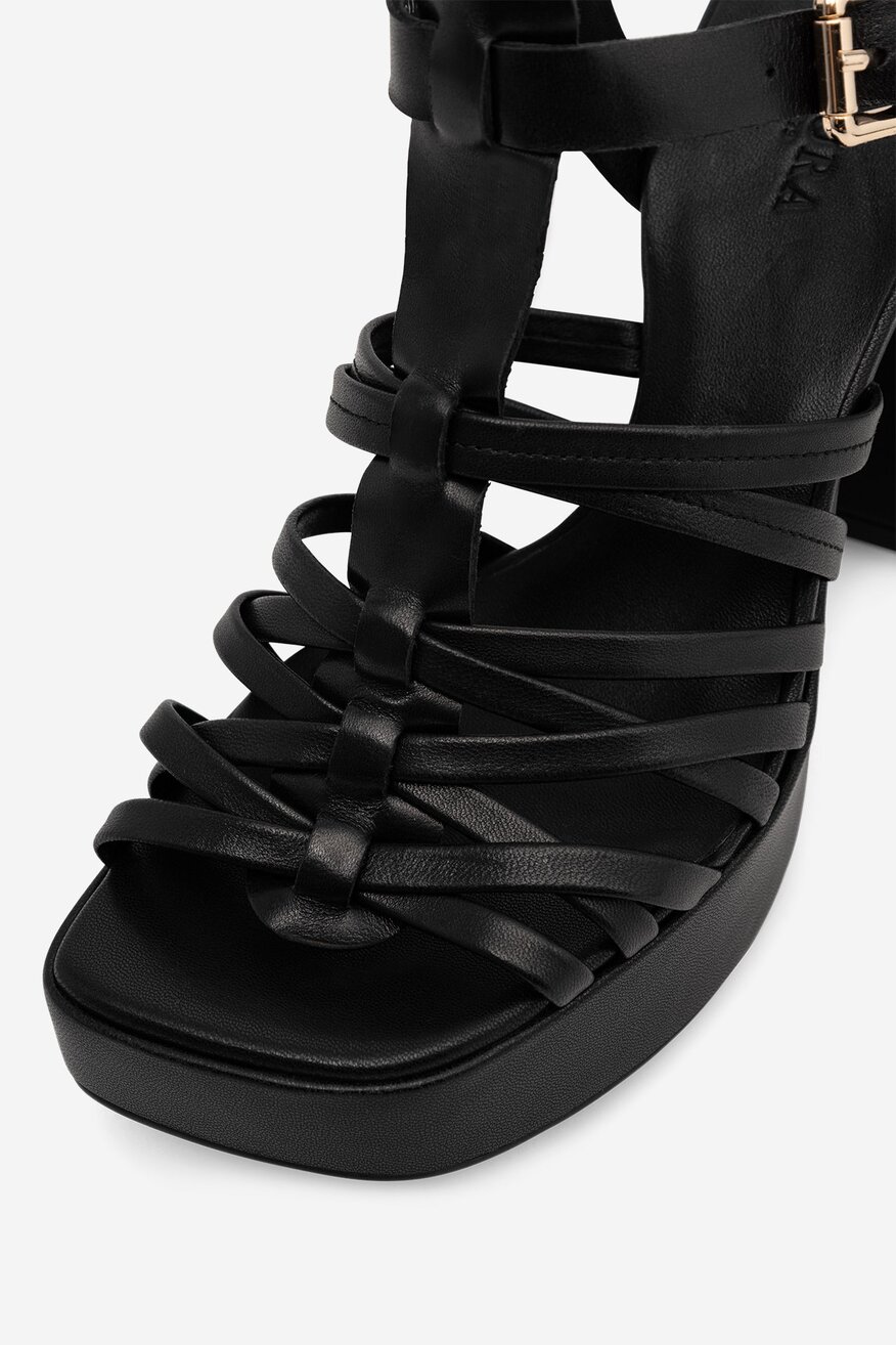 Sandały skórzane na słupku