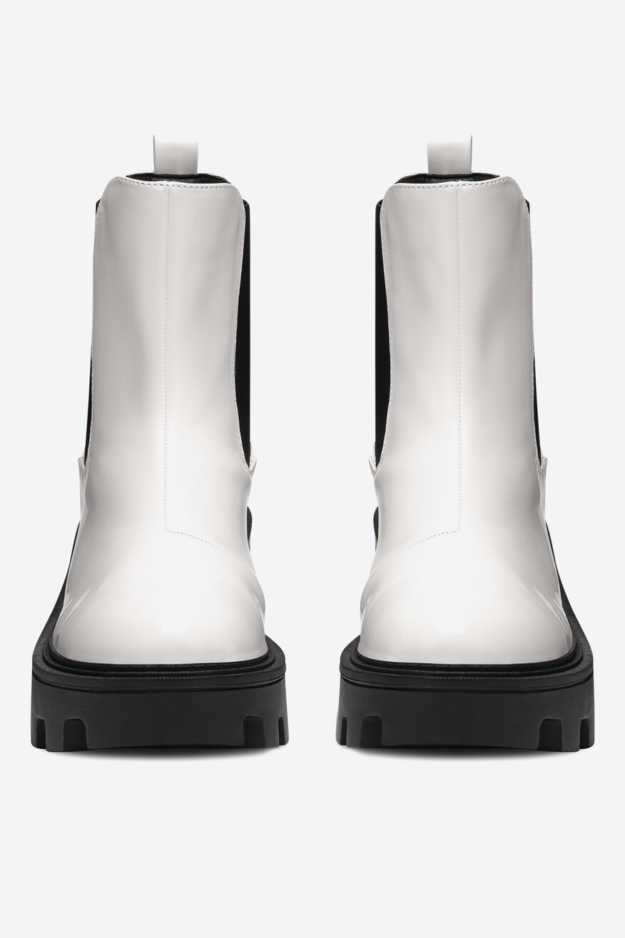 Botki na grubej podeszwie