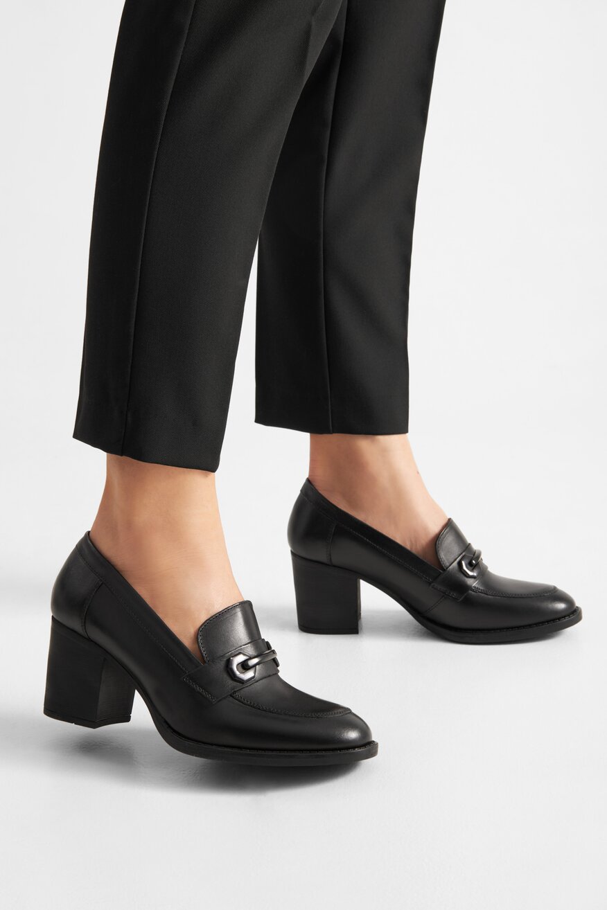 Loafersy skórzane na obcasie