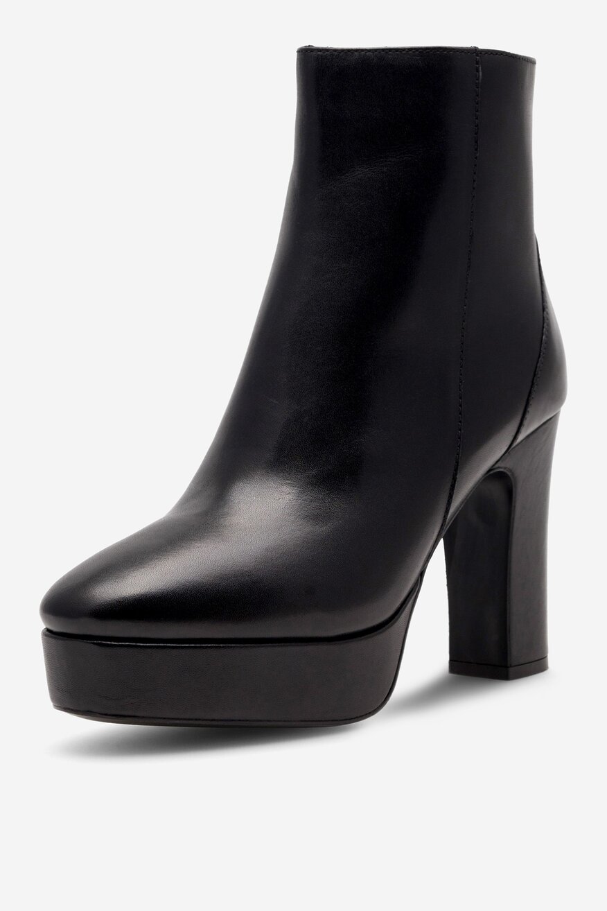Botki skórzane na słupku