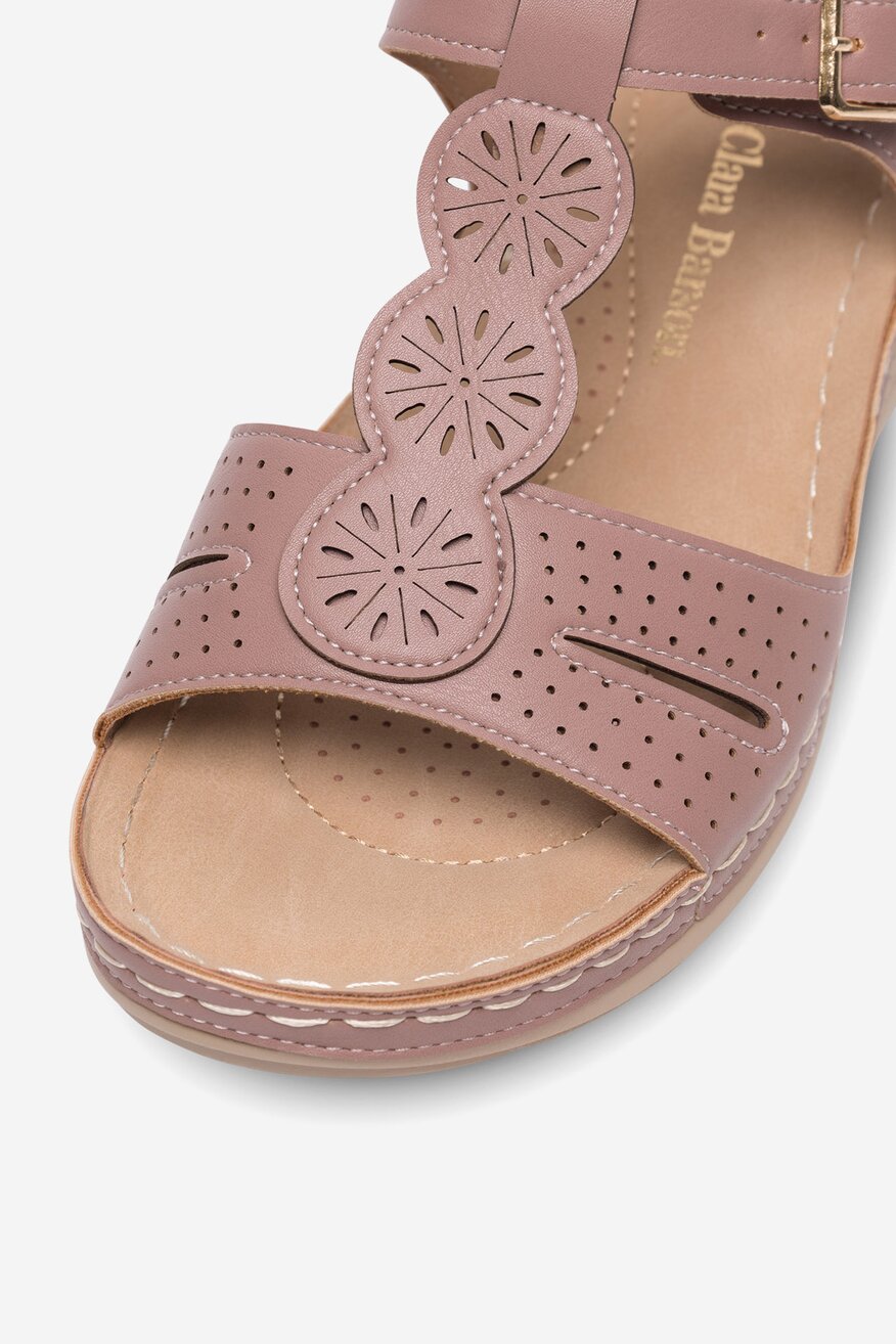 Sandały na koturnie