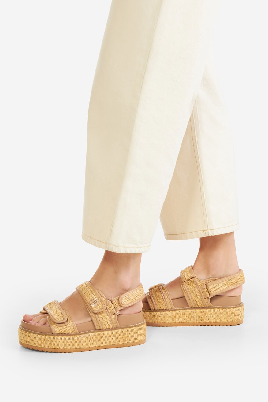 Sandały na platformie