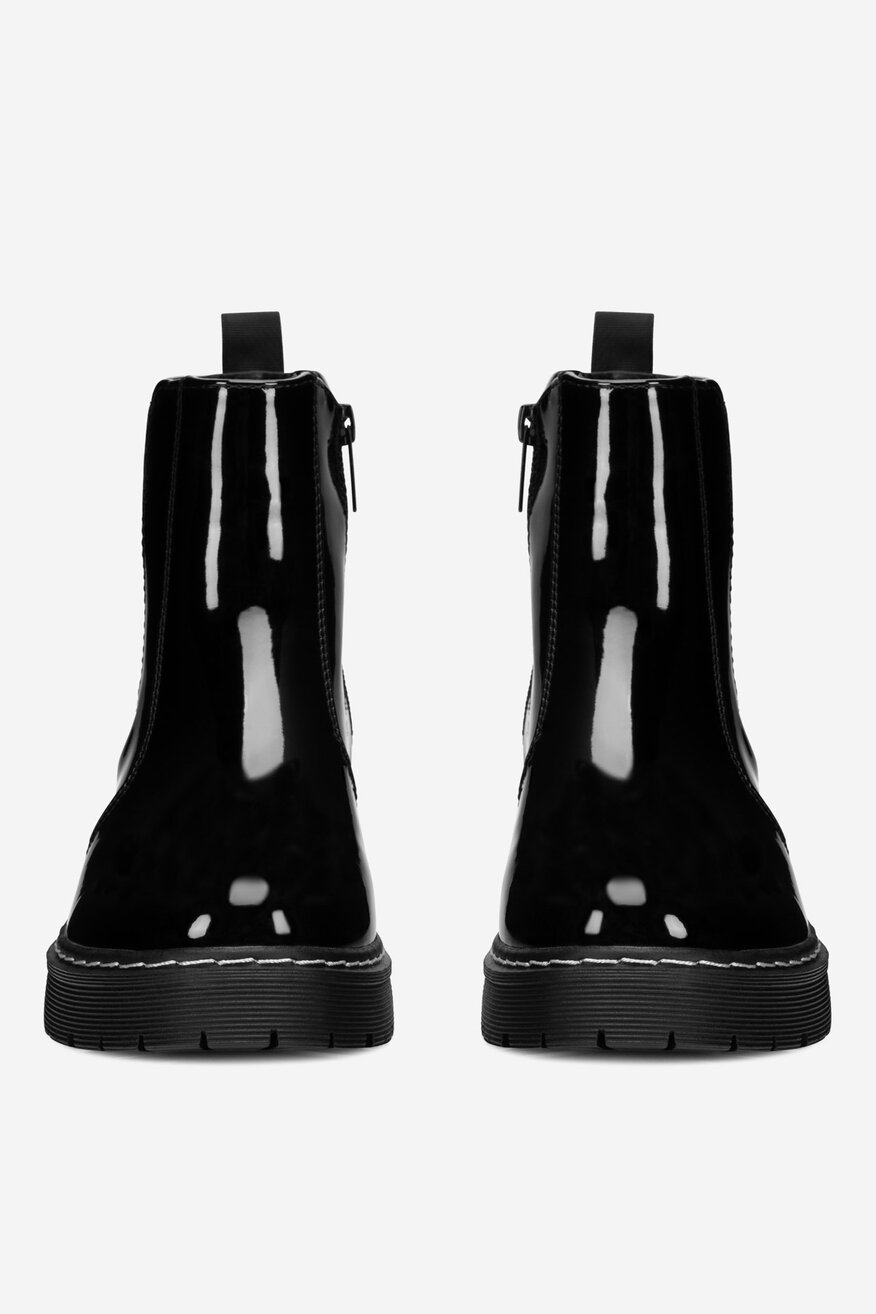 Sztyblety lakierowane