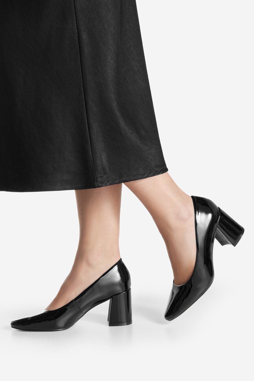 Czółenka na słupku